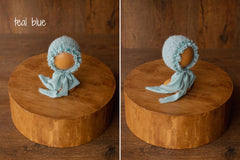 Bouclé Newborn Bonnet with Pearls and Ribbon Ties – Baby Photoshoot Hat