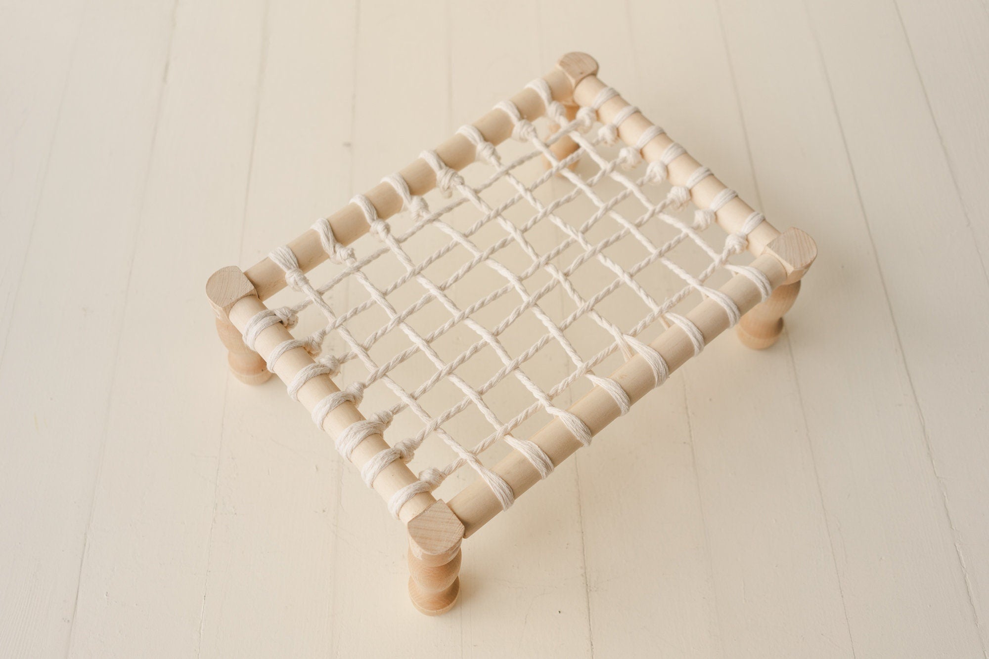 Handcrafted newborn wood rope chair – cozy photography prop