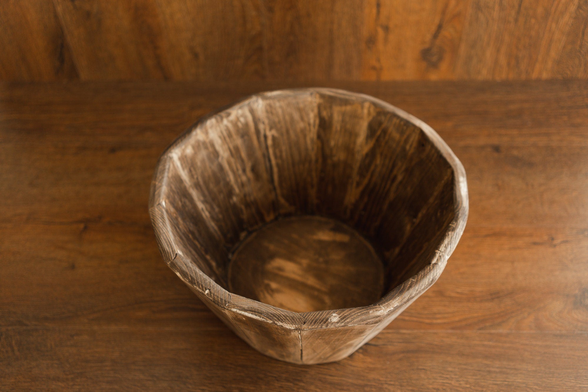 Vintage-style pine wood bowl and bucket – newborn photo session accessory