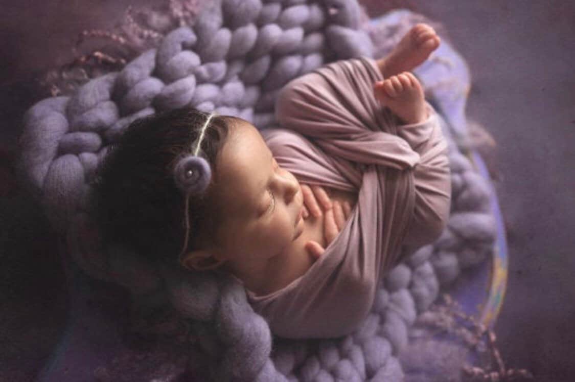 Soft stretchy newborn posing fabric wrap – photo prop for baby sessions