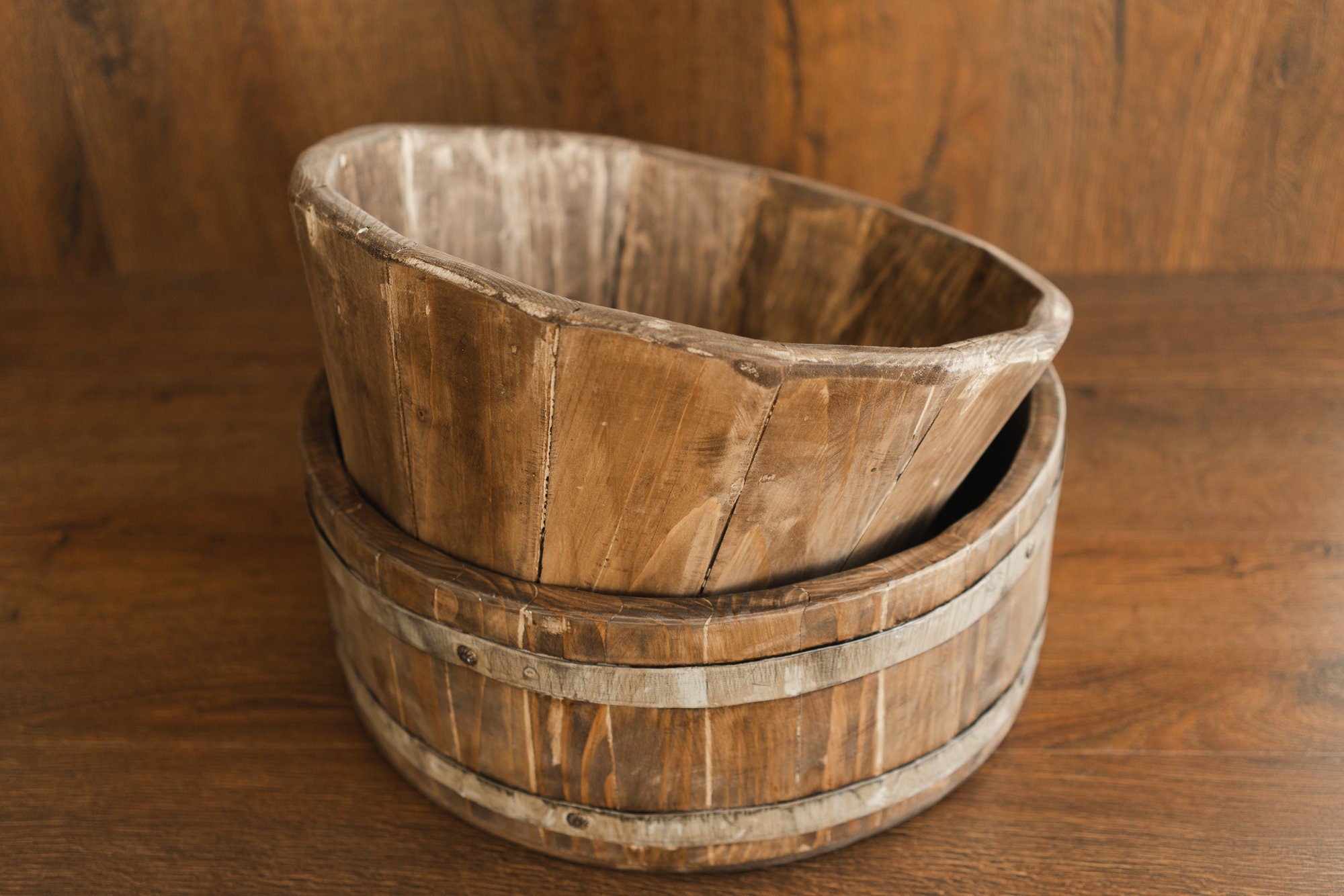 vVintage-style pine wood bowl and bucket – newborn photo session accessory