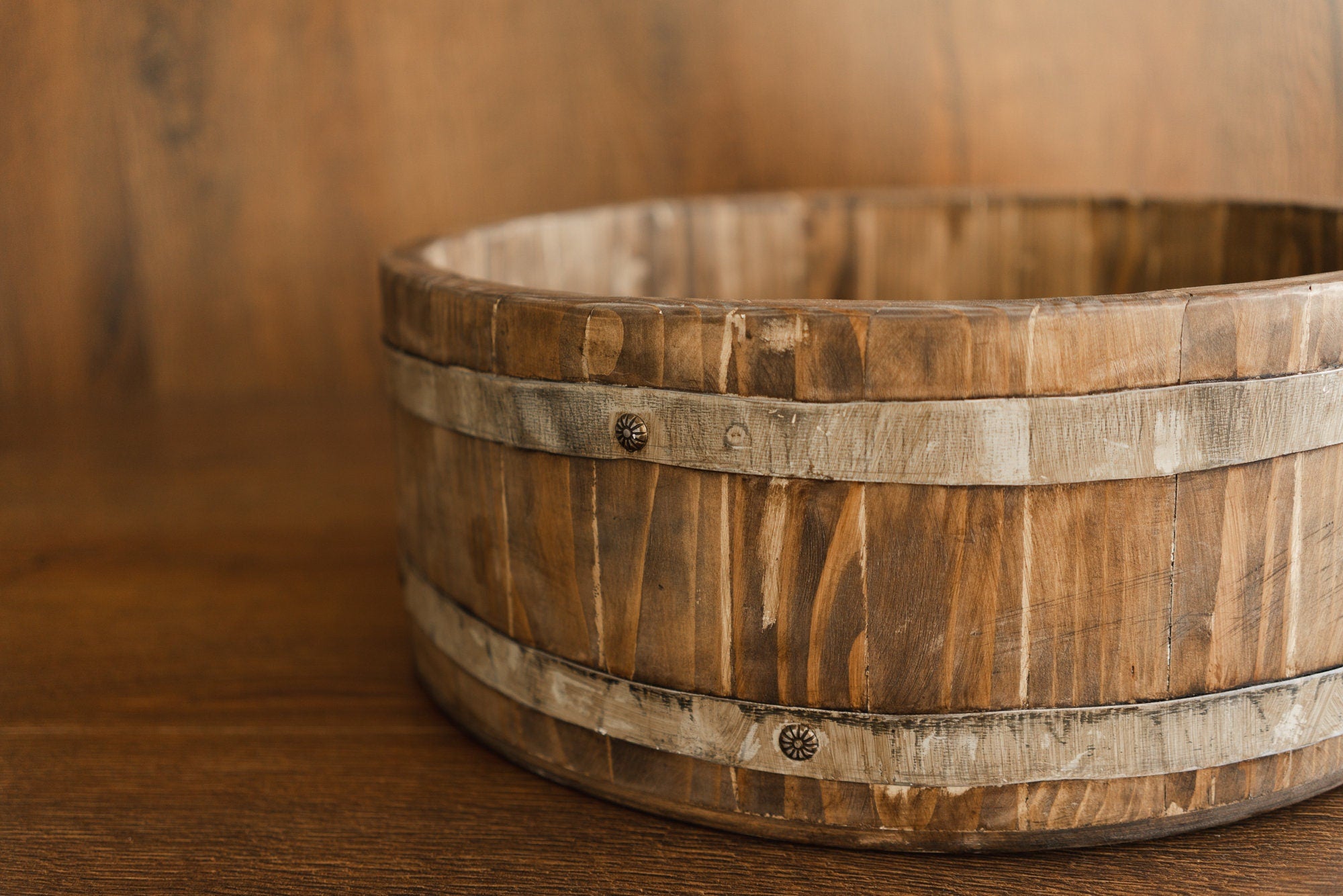Vintage-style pine wood bowl and bucket – newborn photo session accessory