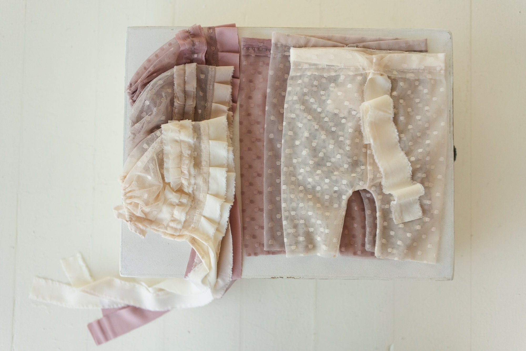 Newborn Lace Outfit, Newborn Lace Bonnet, Newborn Girl Outfit, Newborn Photography Props, Newborn Girl Coming Home Outfit, Baby Girl Photo