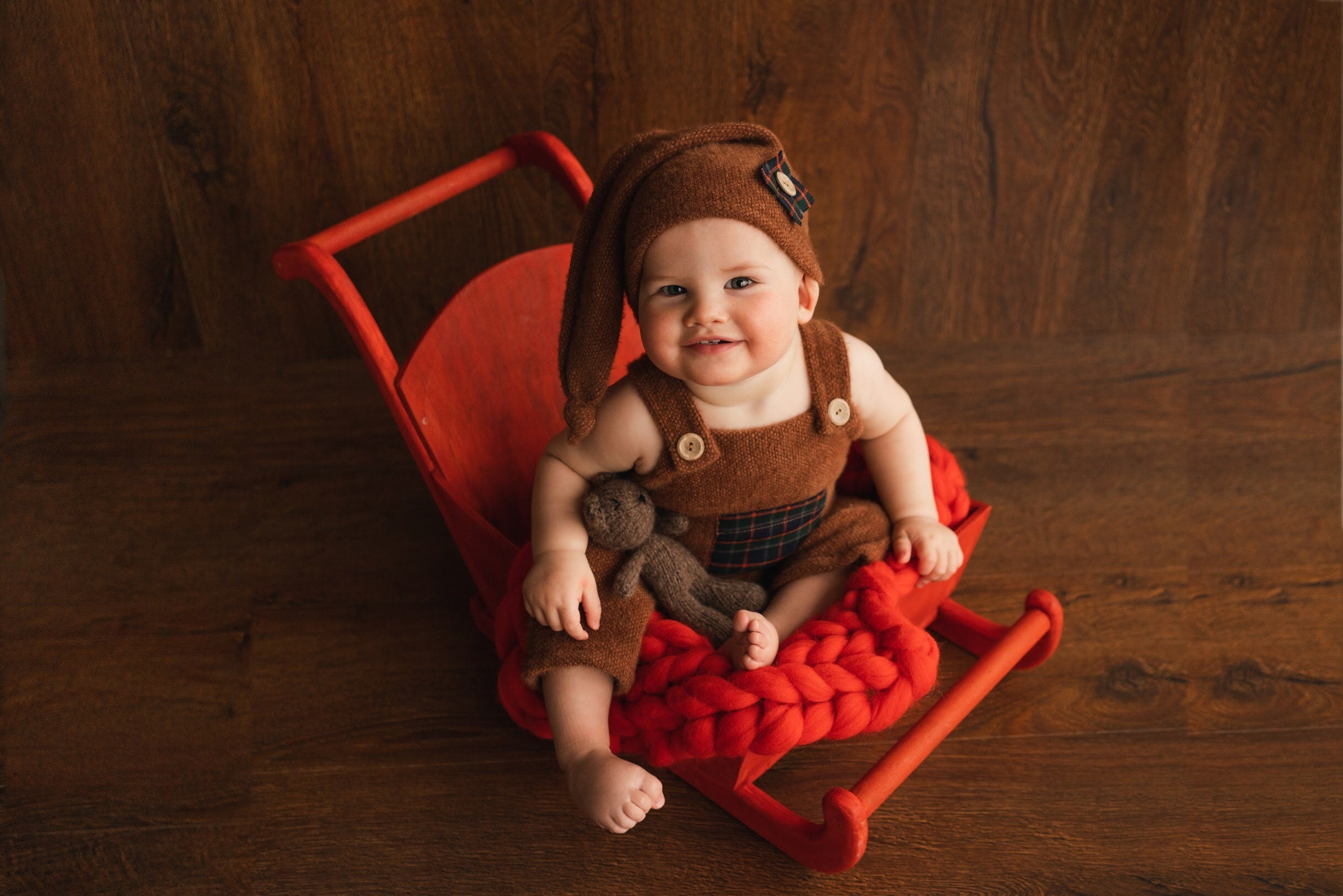 Newborn Wooden Sleigh, Newborn Red Sled, Newborn Sleigh Photo Prop, Newborn Photography Props, Christmas Newborn Photo Props