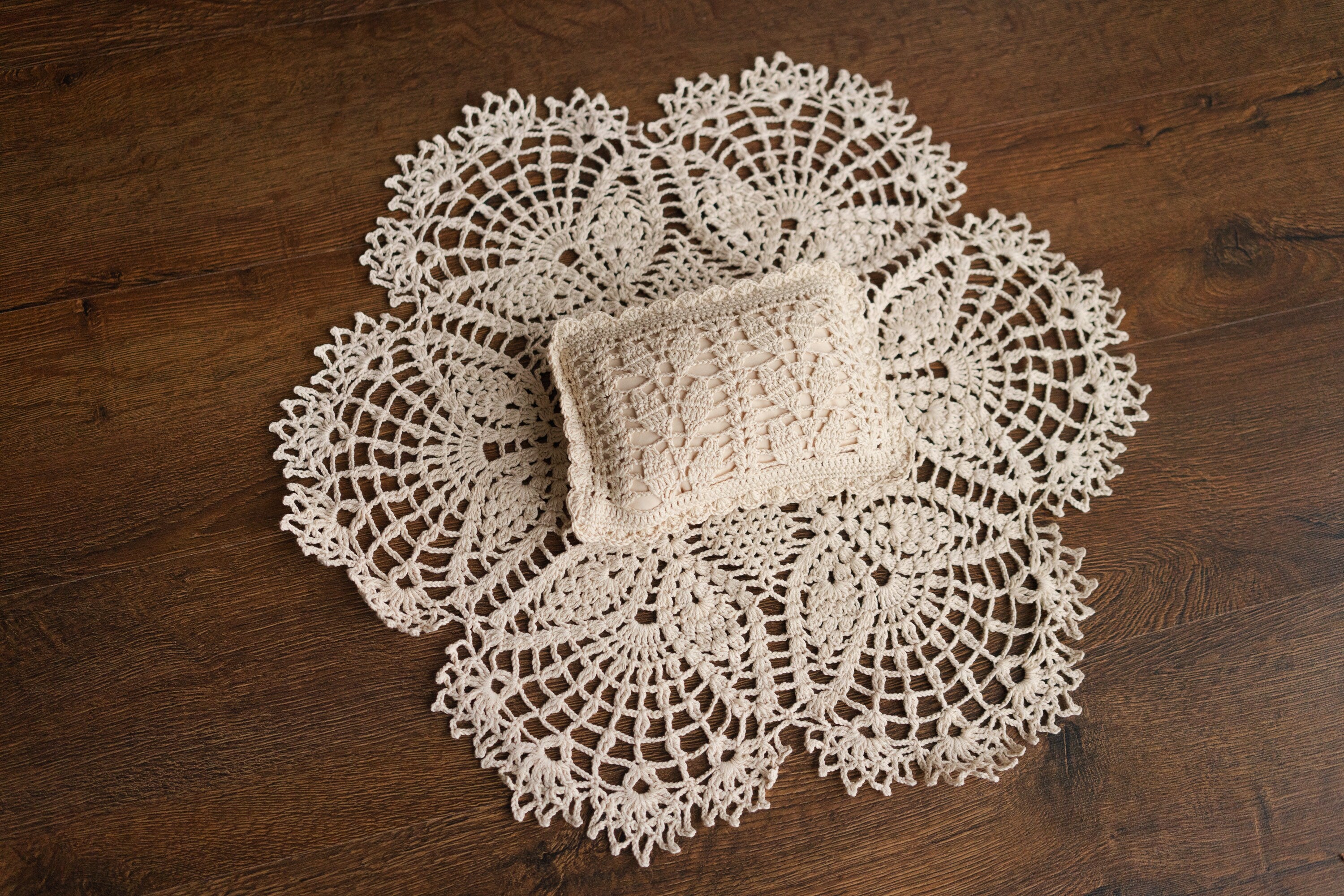 Crochet Newborn Outfit Girl Photography Props Set, Newborn Knitted Blanket, Newborn Posing Pillow, Newborn Crochet Layer,Baby Crochet Pillow