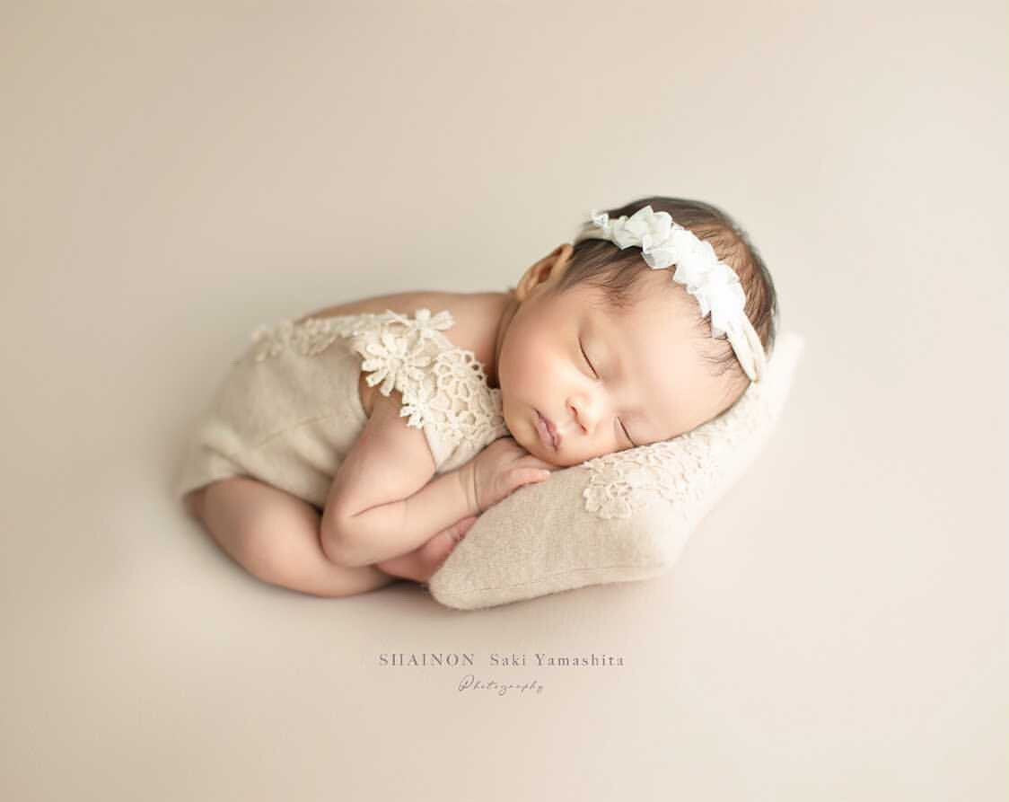 Newborn Girl Outfit, Newborn Girl Coming Home Outfit Romper, Newborn Posing Pillow, Newborn Photography Outfit Girl, Newborn Girl Romper