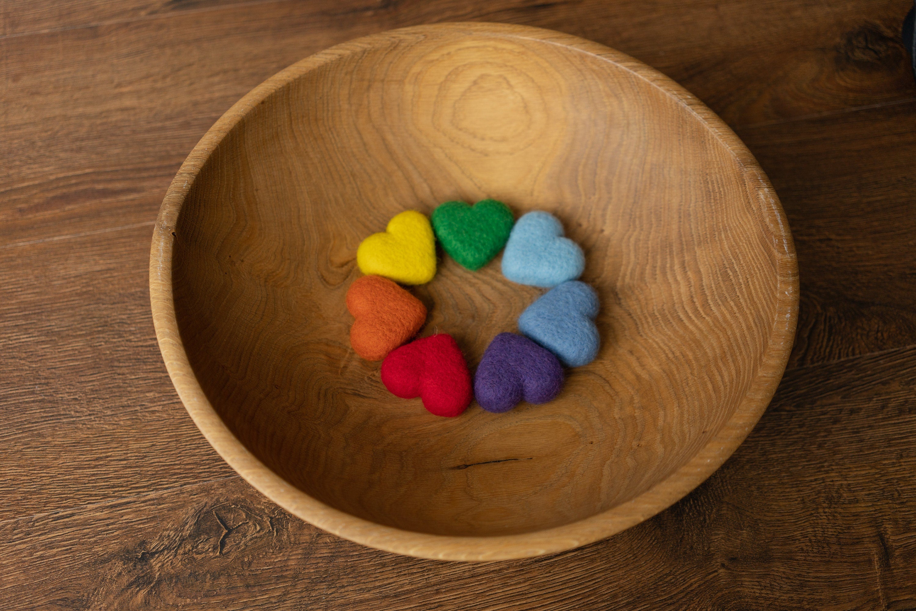 Newborn Rainbow Felted Heart Set, Newborn photography props, Newborn Rainbow photo props,Newborn felted prop,Baby Rainbow Felted Wool Hearts
