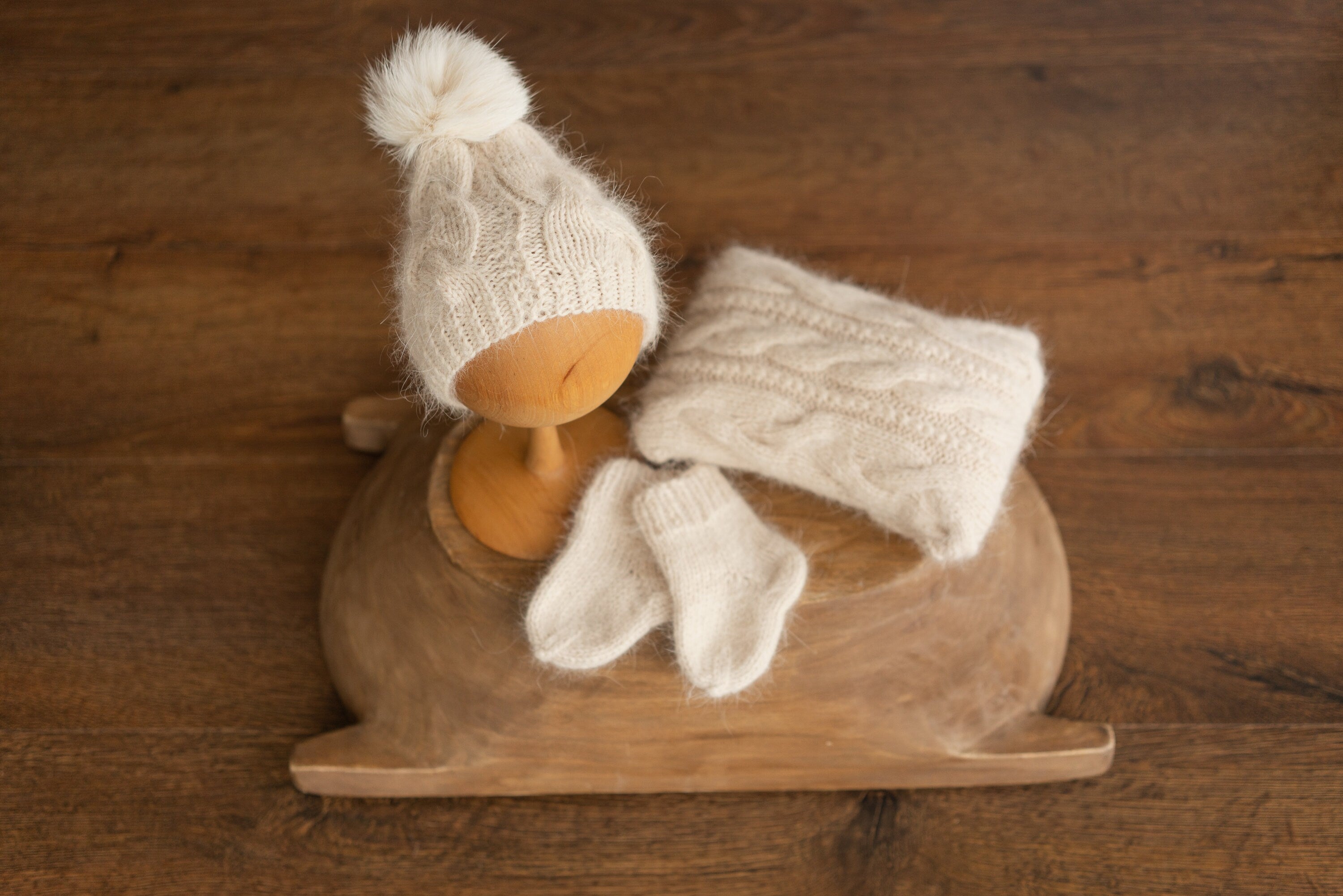 Newborn Cable Knitted Hat with Pom Pom, Newborn Coming Home Outfit, Newborn Posing Pillow,Newborn Knitted Outfit,Newborn Photography Props