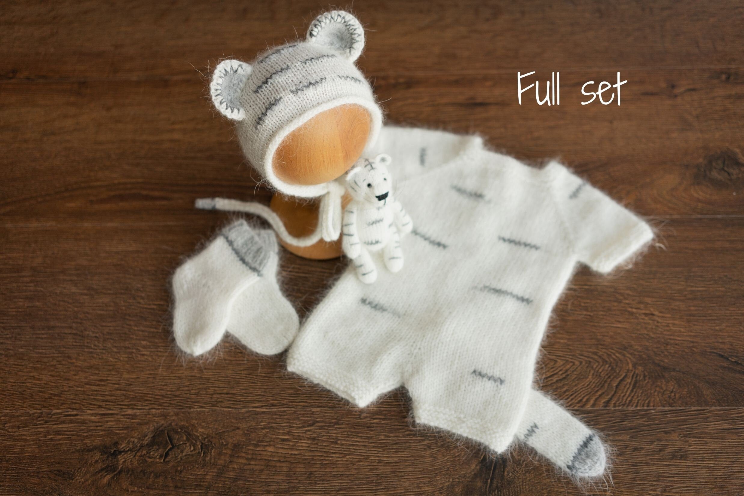 Tiger Newborn Knitted Outfit,Newborn Tiger Outfit,Newborn Photography props,Baby Tiger Costume,Newborn Felted Tiger Toy,Tiger Bonnet and Toy