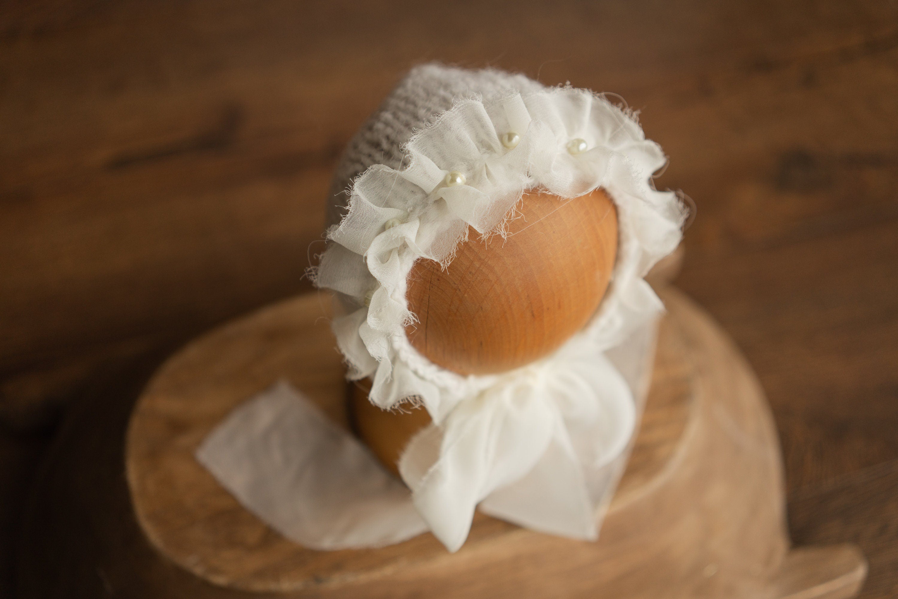 Newborn Knitted Bonnet with Pearls and Chiffon Ties, Newborn Girl Outfit, Newborn Girl Bonnet, Newborn Photography Props for Girl, Girl Hat