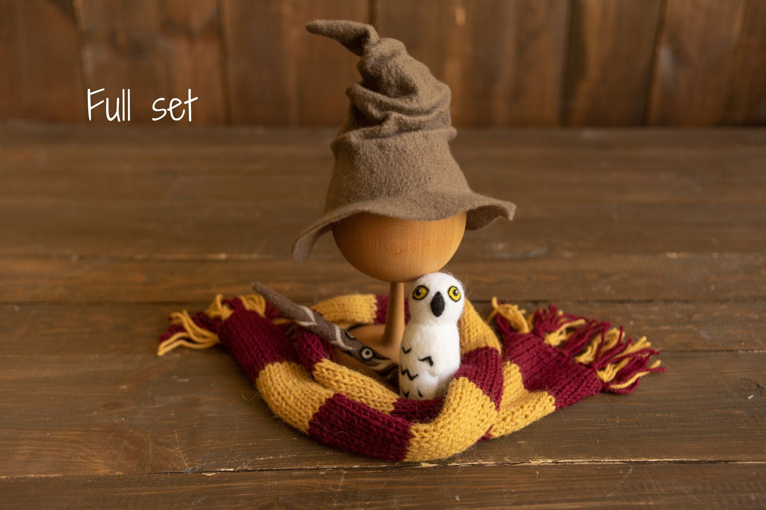 Newborn Wizard Outfit, Newborn Wizard Hat, Newborn Witch Hat, Newborn Felted Photo Prop, Newborn Photography Prop, Newborn Knitted Scarf
