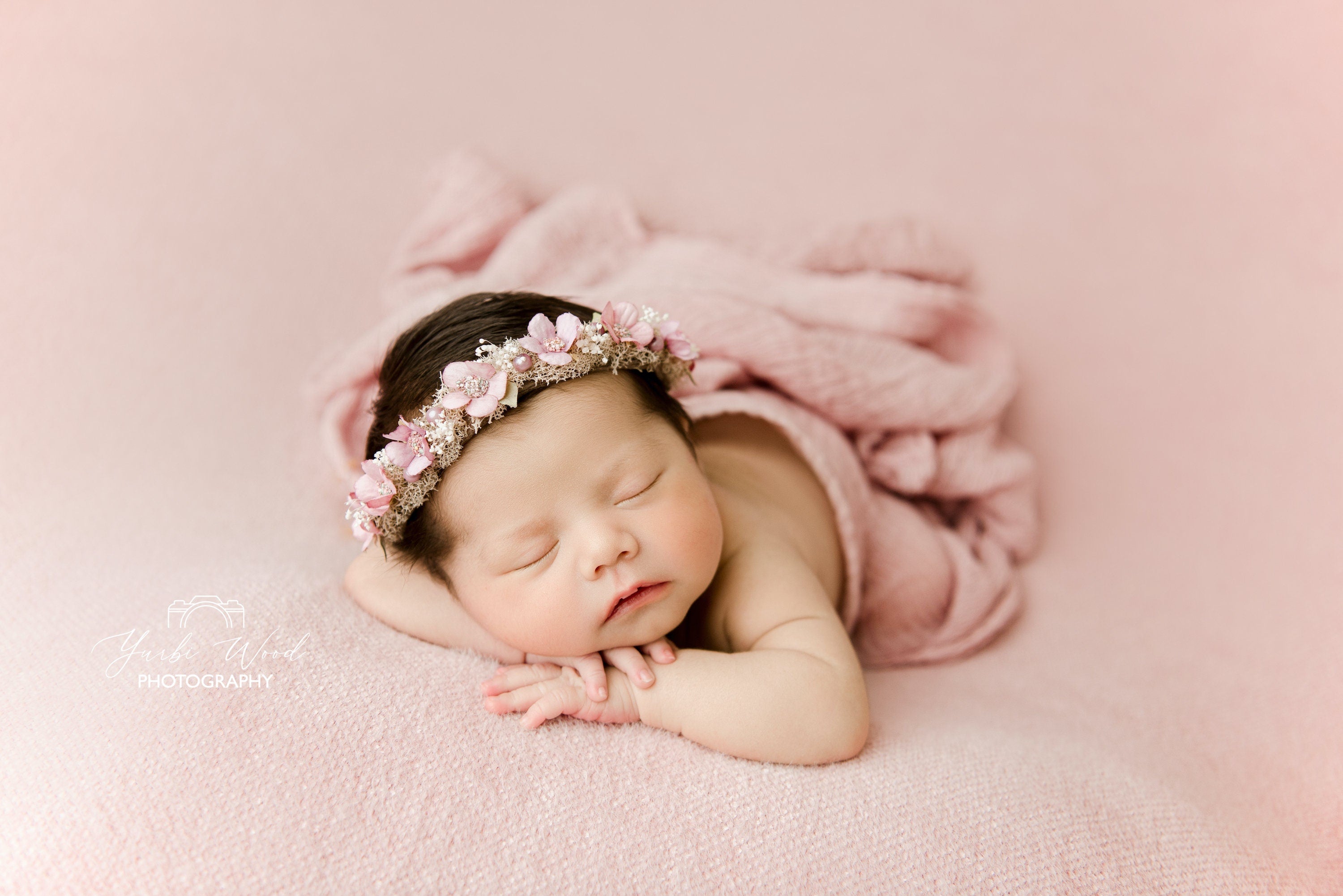 Fluffy wool newborn photography backdrop with matching pillow