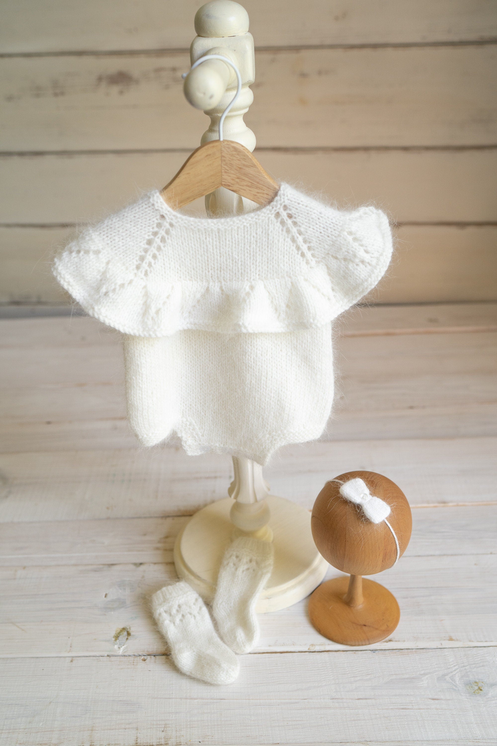 Newborn Knitted Romper for Girl with Bow Headband and Knit Socks, Newborn Girl Coming Home Outfit,Newborn Knitted Outfit,Newborn Photo Props