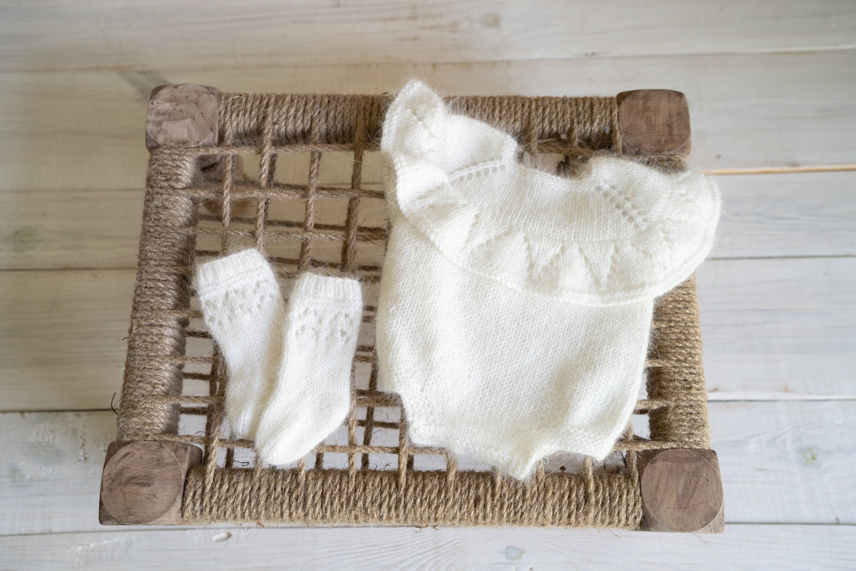 Newborn Knitted Romper for Girl with Bow Headband and Knit Socks, Newborn Girl Coming Home Outfit,Newborn Knitted Outfit,Newborn Photo Props