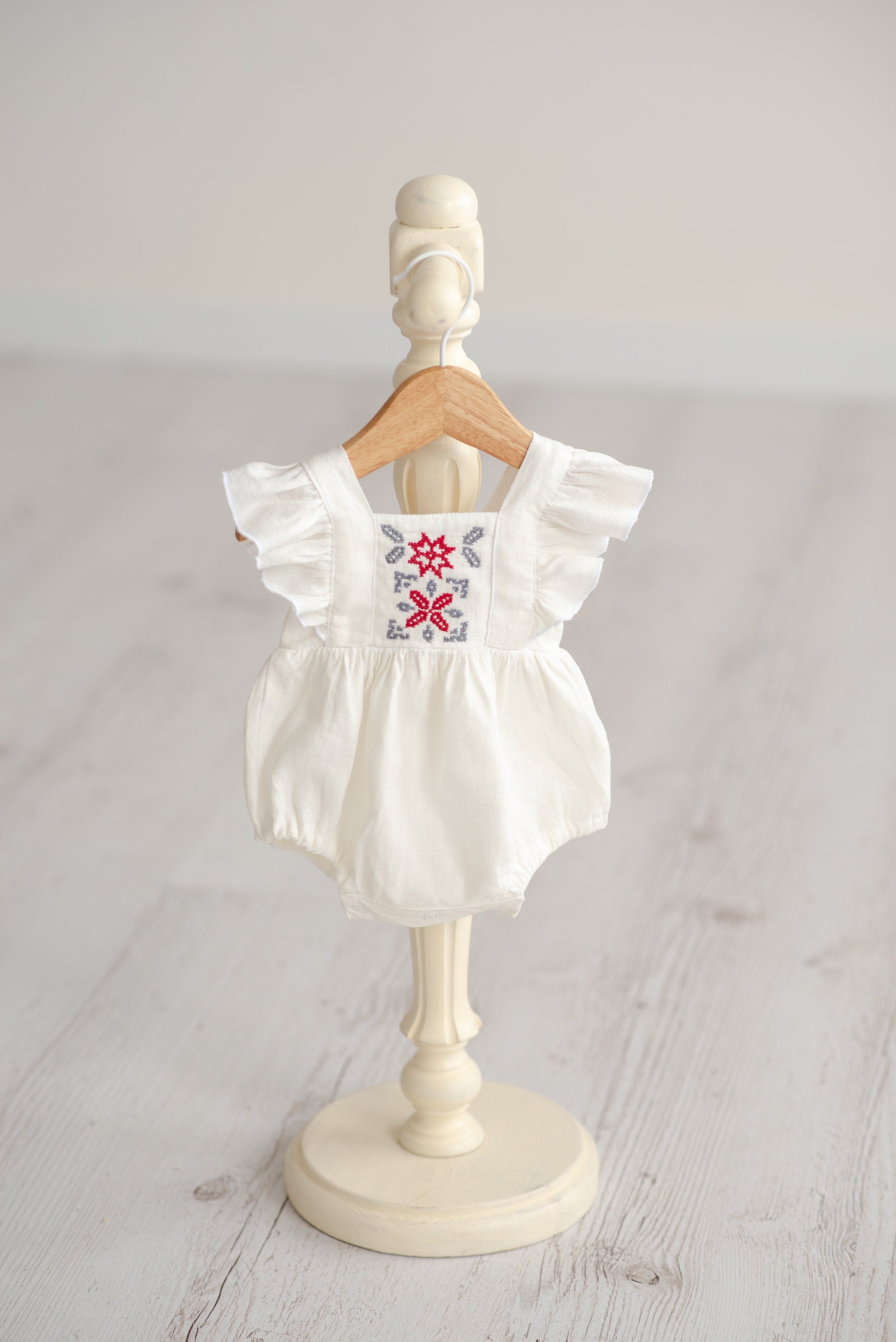 Newborn Ukrainian Vyshyvanka Dress, Newborn Linen Romper, Baby Embroidered Boho Romper, Newborn Coming Home outfit, Linen Baptism Romper
