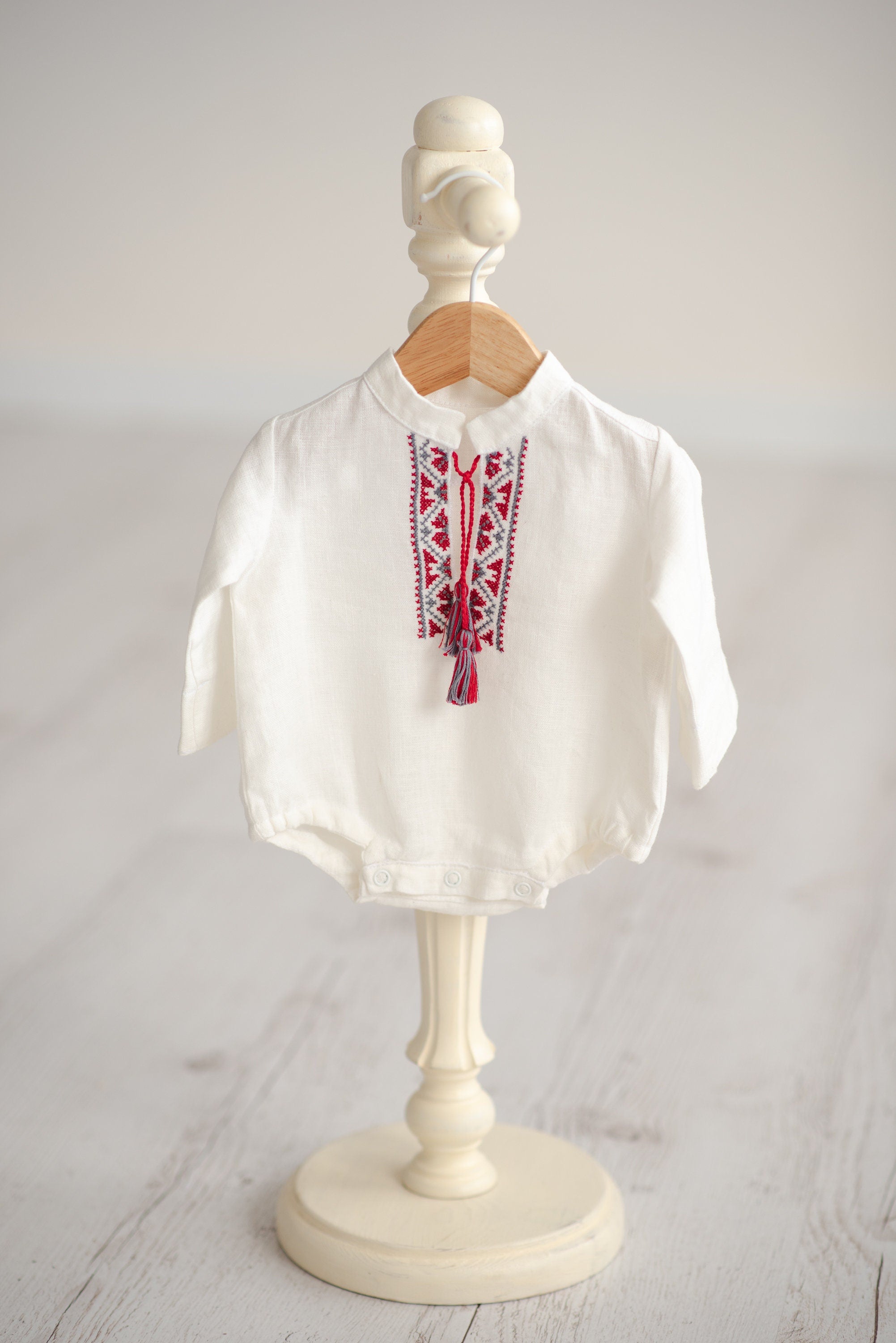 Newborn Ukrainian Vyshyvanka Dress, Newborn Linen Romper, Baby Embroidered Boho Romper, Newborn Coming Home outfit, Linen Baptism Romper
