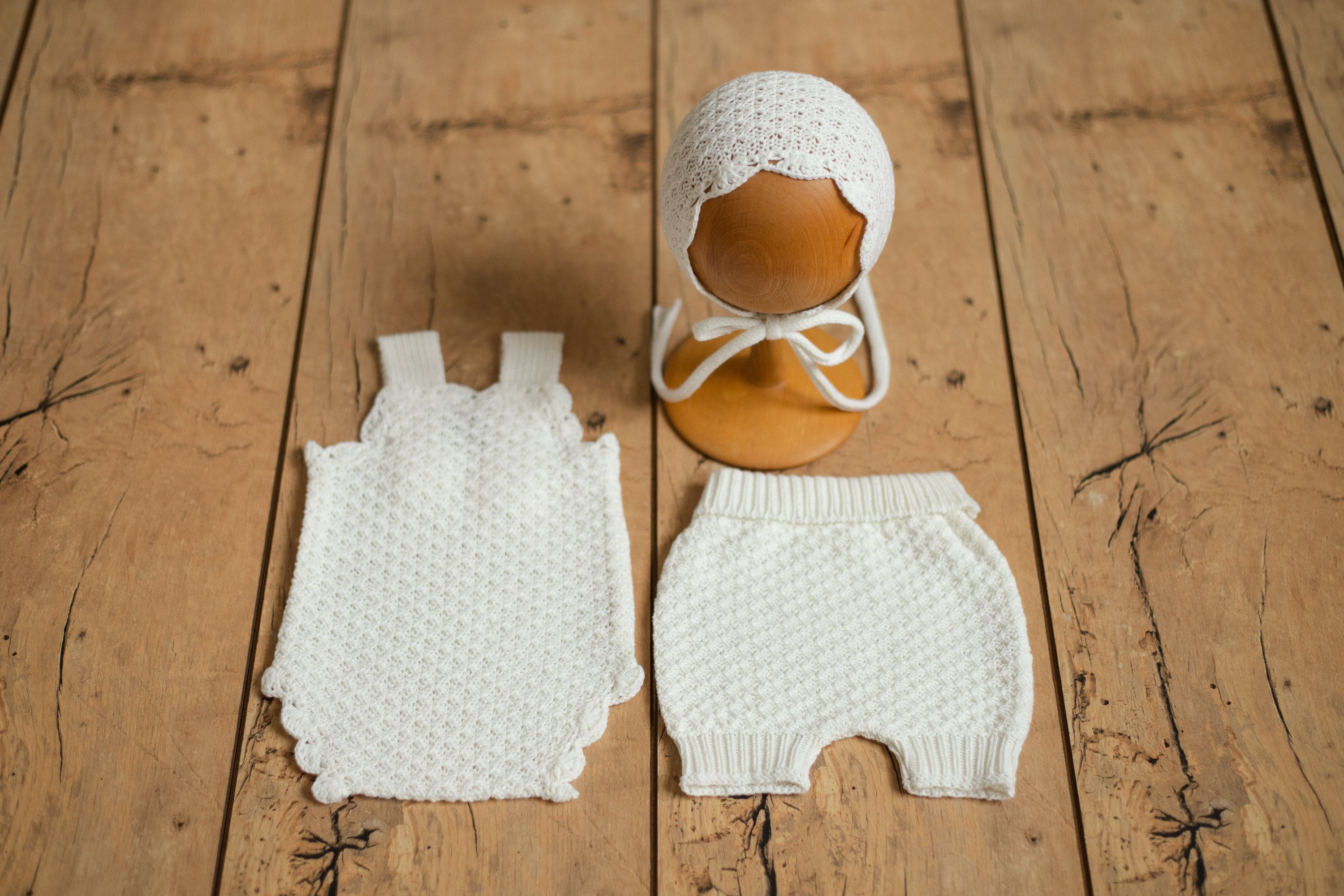 White Newborn Crochet Romper and Bonnet Set, Newborn Knitted Outfit, Newborn Knitted Blanket, Newborn Photography props, Baby Girl Romper