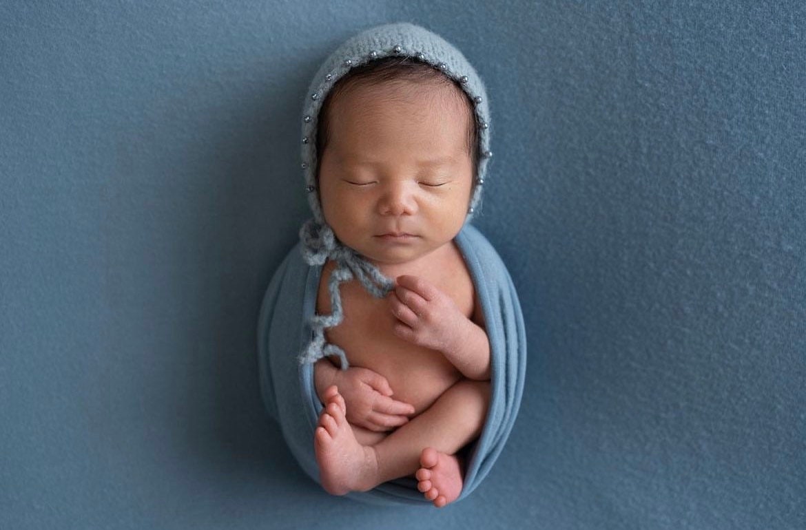 Newborn Knitted Bonnet with Pearl, Newborn Girl Bonnet, Newborn props set, Newborn Photography Props, Newborn girl coming home outfit