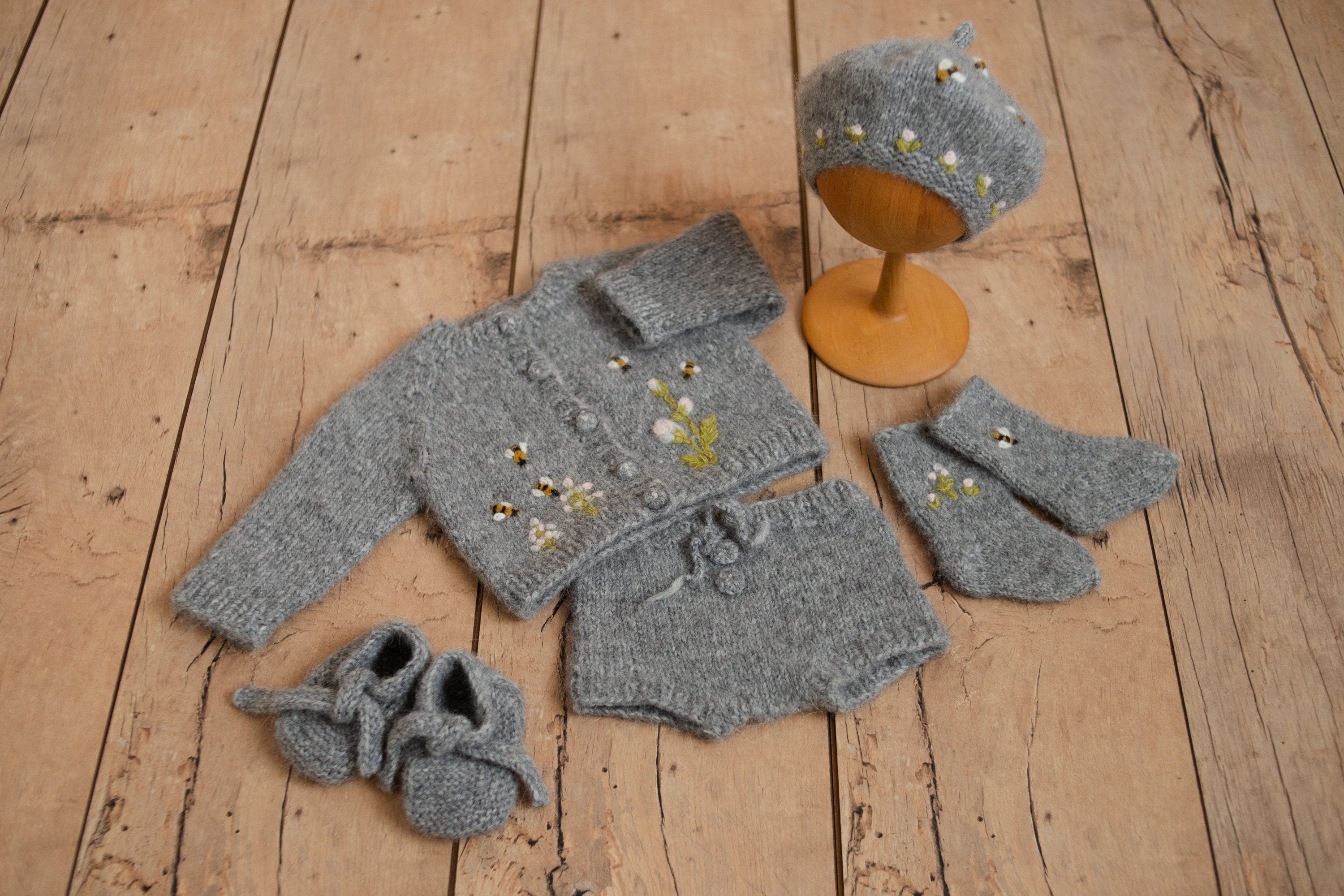 Baby Knit Outfit Embroidered, Newborn coming home outfit for Girl, Hand Embroidered Knit Romper, Cardigan Set Baby Outfit, Newborn Knit Prop