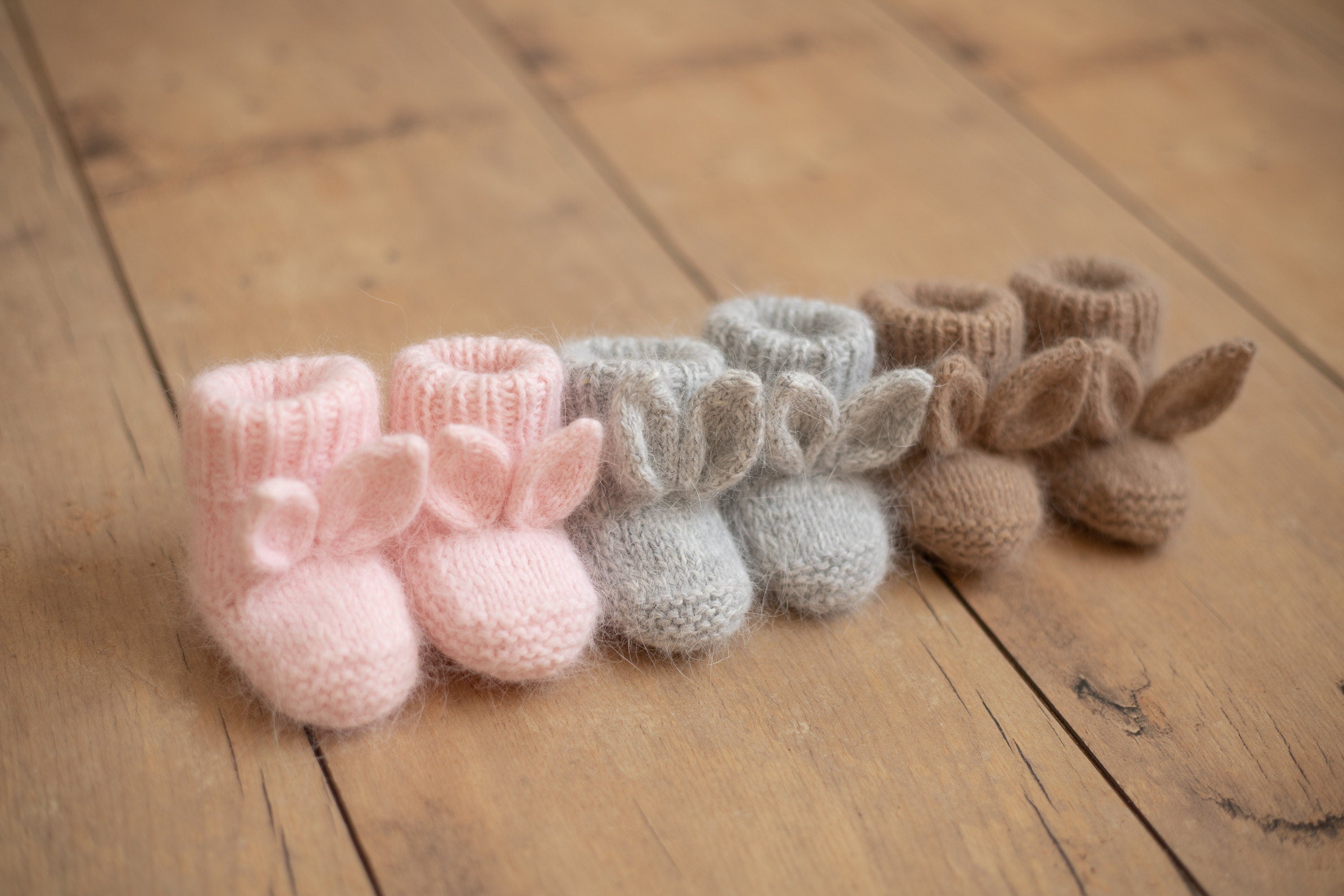 Newborn Bunny Outfit Socks, Newborn Rabbit Socks, Newborn Photography props, Newborn Knit Booties, Rabbit Newborn Outfit, Knit Bunny Socks