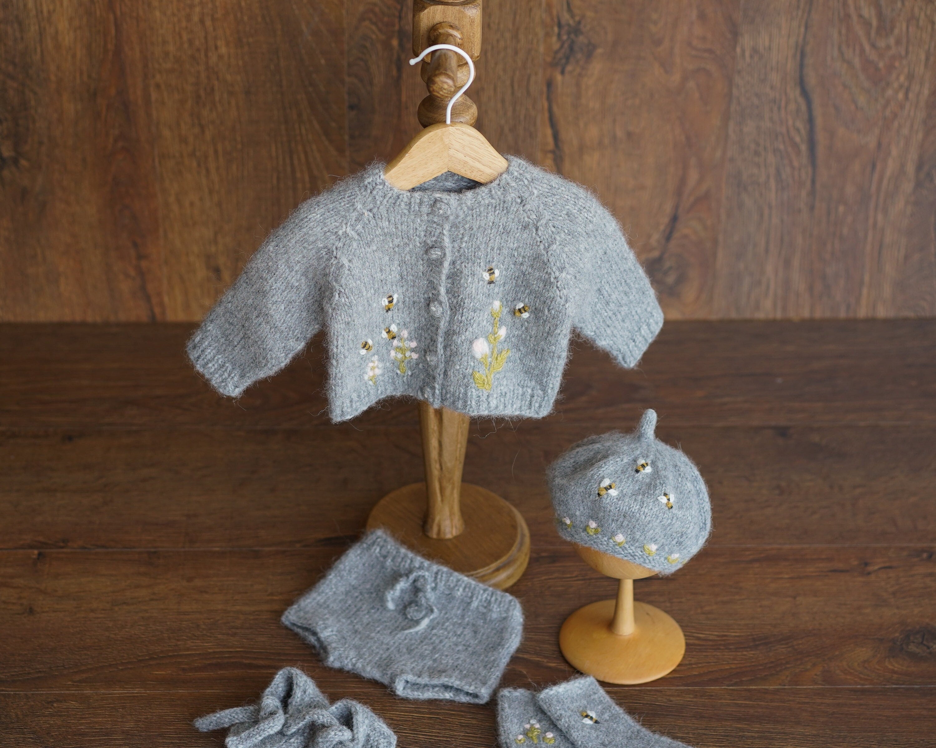 Baby Knit Outfit Embroidered, Newborn coming home outfit for Girl, Hand Embroidered Knit Romper, Cardigan Set Baby Outfit, Newborn Knit Prop
