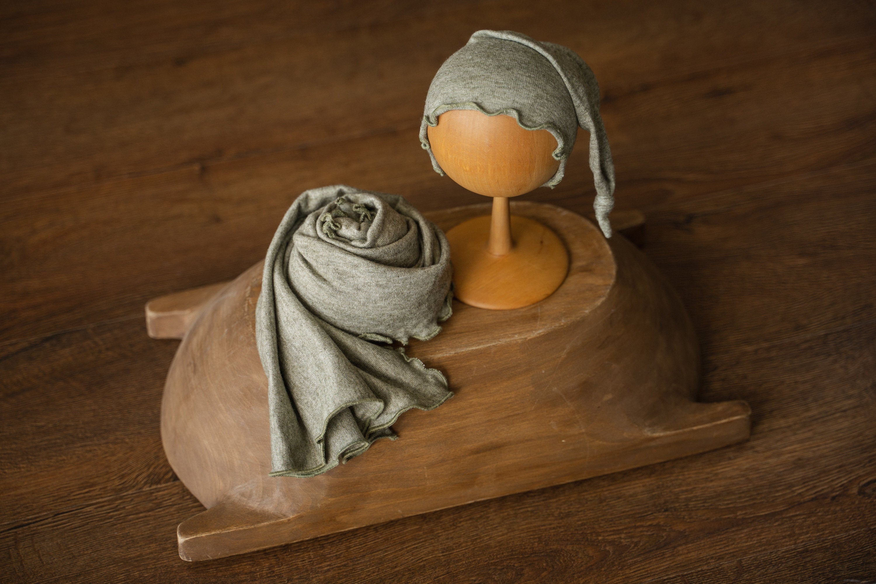 Newborn Photo Wrap with Newborn Sleep Hat, Newborn Stretch Wrap for Photography, Newborn photography props, Newborn Posing Fabric