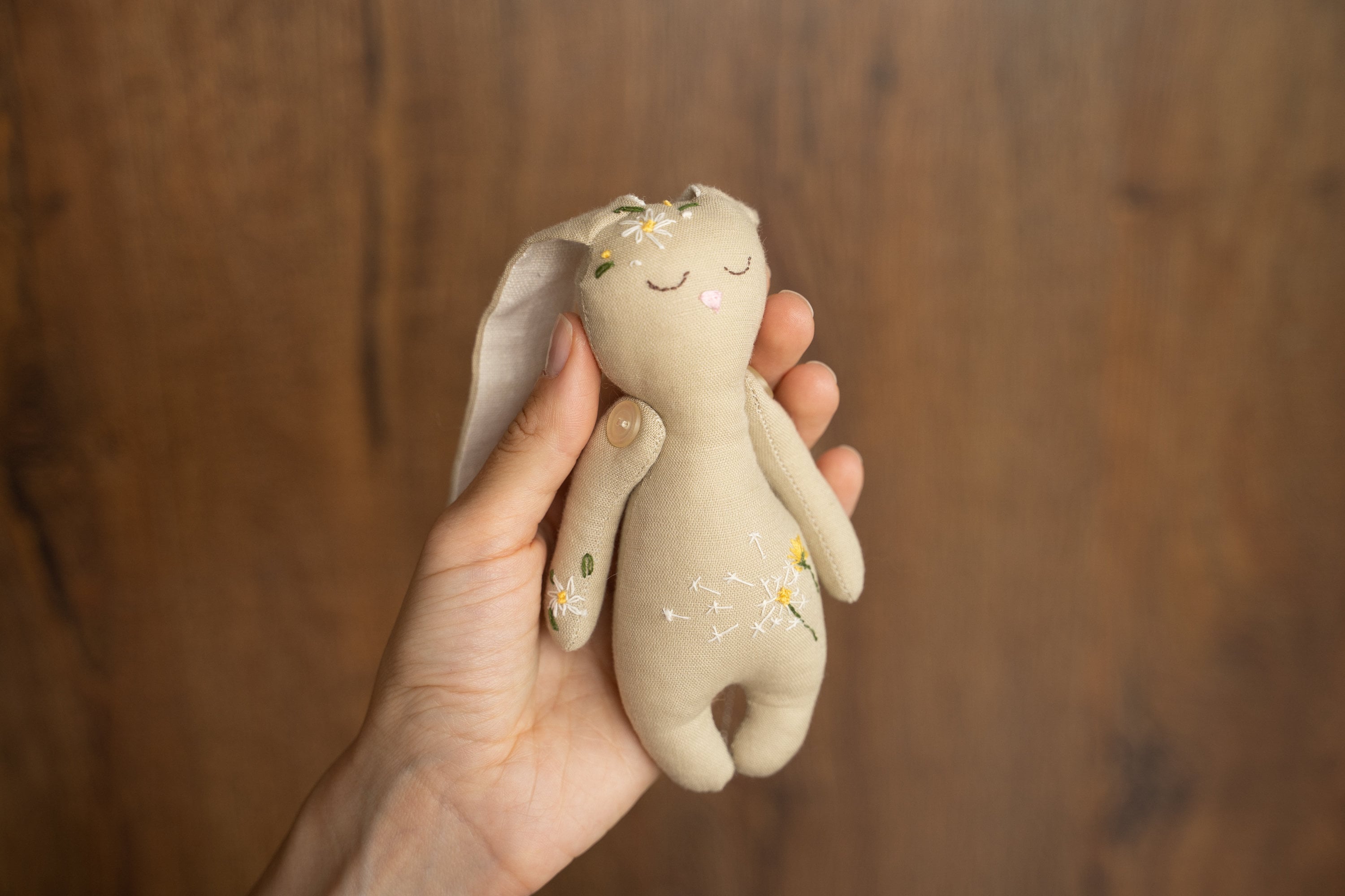 Newborn Linen Stuffed Animal Toys Bear and Bunny Dolls, Hand Embroidered Neutral Unisex Timeless Newborn Teddy Bear Toy, Newborn Bunny Props