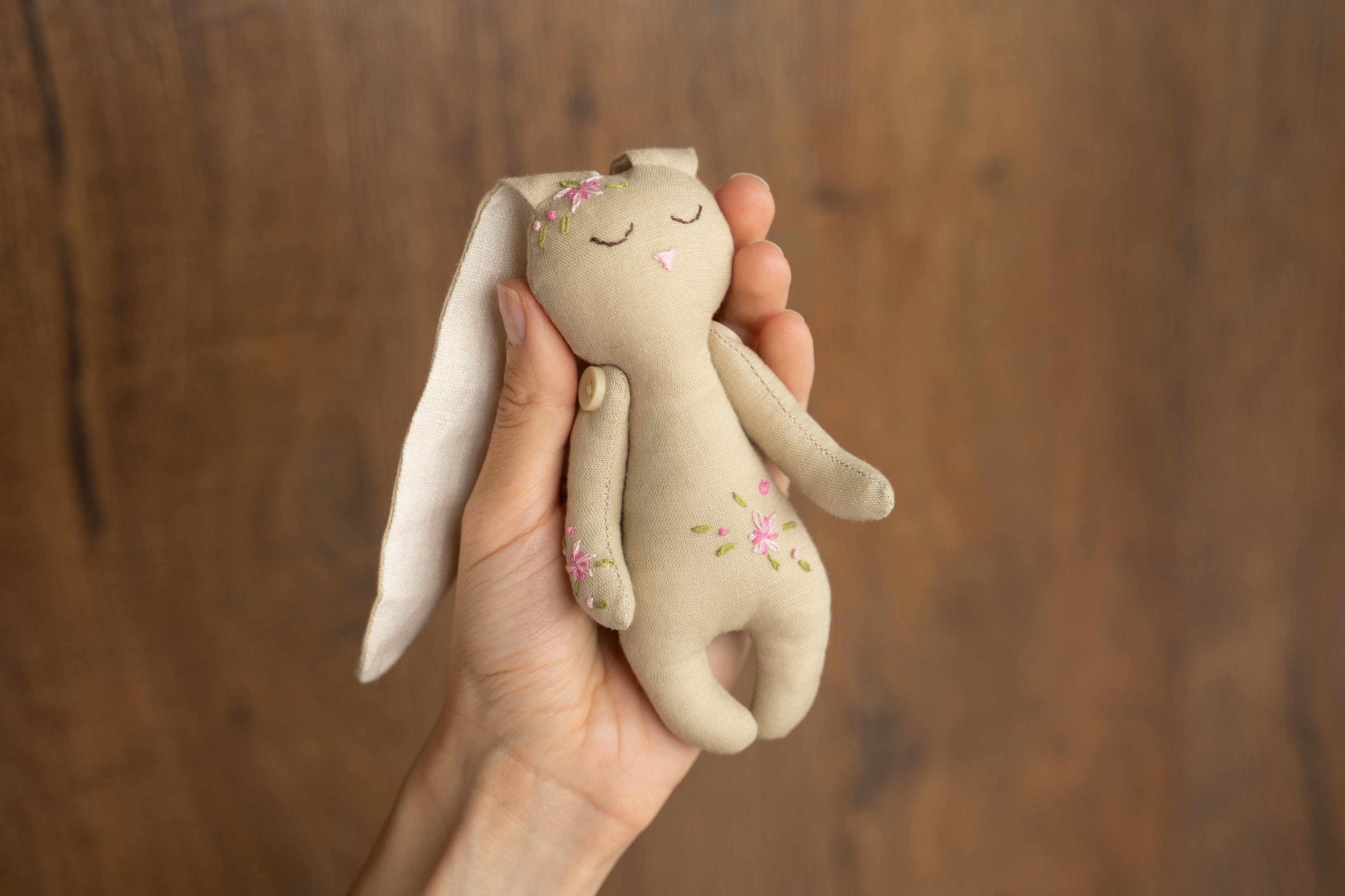 Newborn Linen Stuffed Animal Toys Bear and Bunny Dolls, Hand Embroidered Neutral Unisex Timeless Newborn Teddy Bear Toy, Newborn Bunny Props