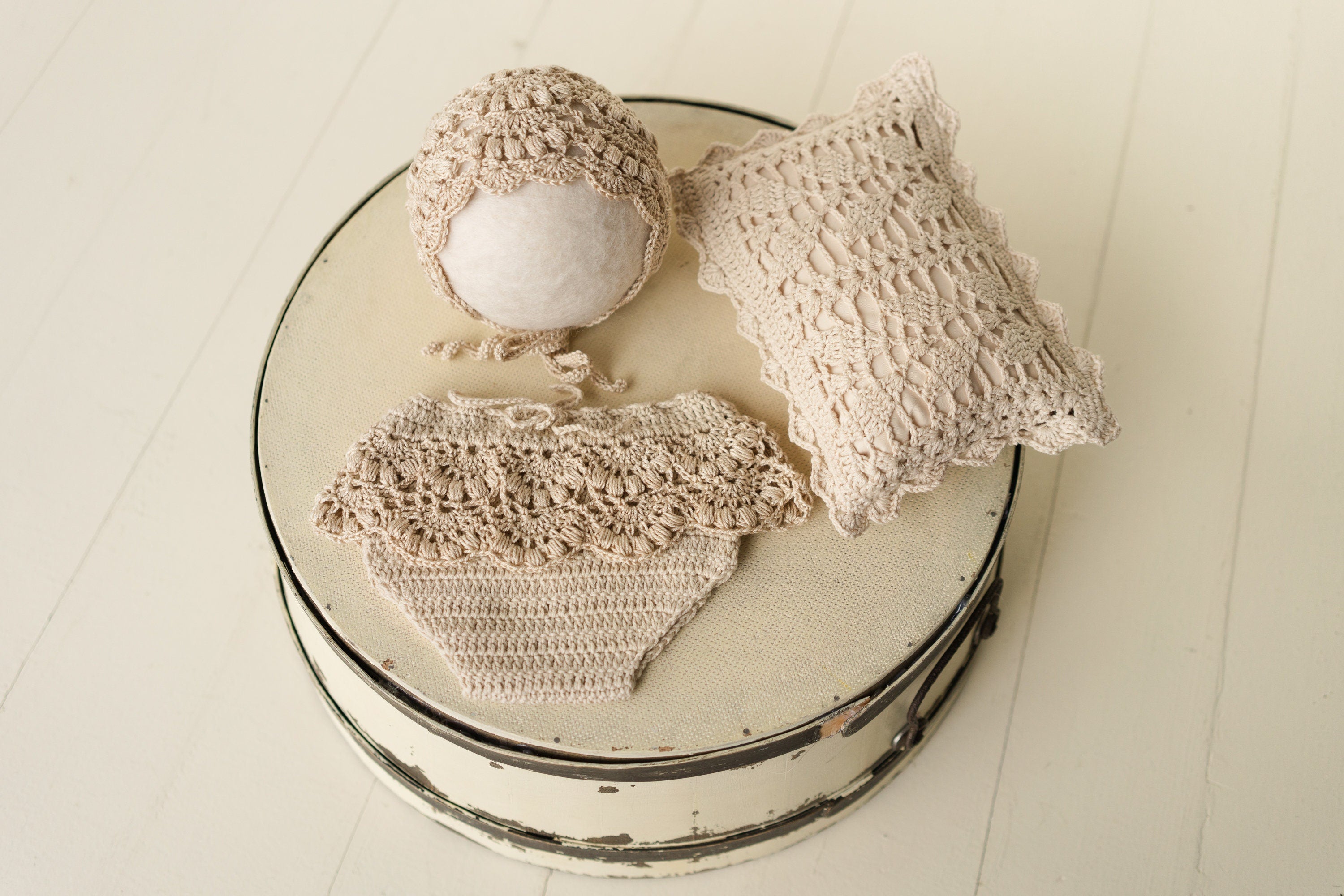 Crochet Newborn Outfit Girl Photography Props Set, Newborn Knitted Blanket, Newborn Posing Pillow, Newborn Crochet Layer,Baby Crochet Pillow