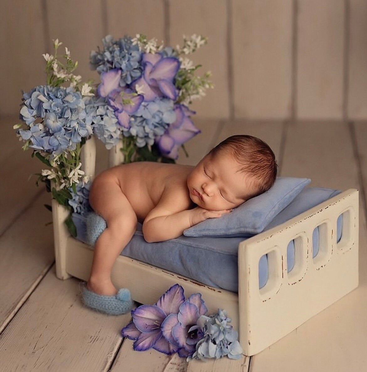 Newborn Velvet Posing Bed and Pillow, Newborn Floor Poser Pillow, Newborn Bedding Prop, Newborn Photography Props Bed, Newborn Posing Pillow