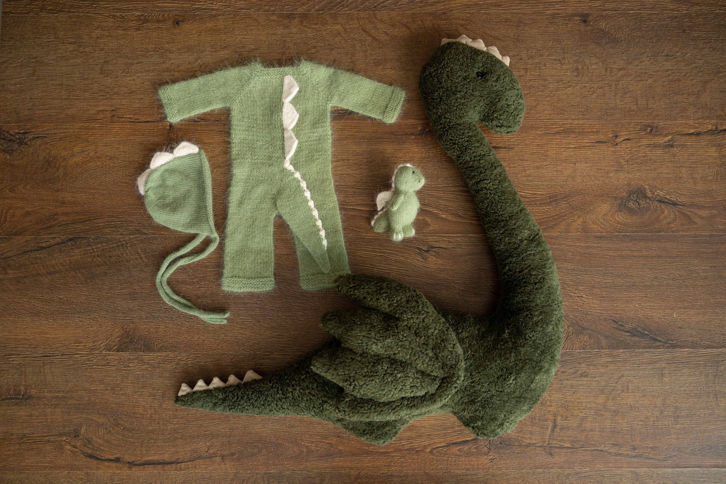 Newborn Dragon Posing Toy, Newborn Animal Posing Pillow for Newborn Photography prop, Newborn Stuffed Animal Pillow, Newborn Dragon Pillow