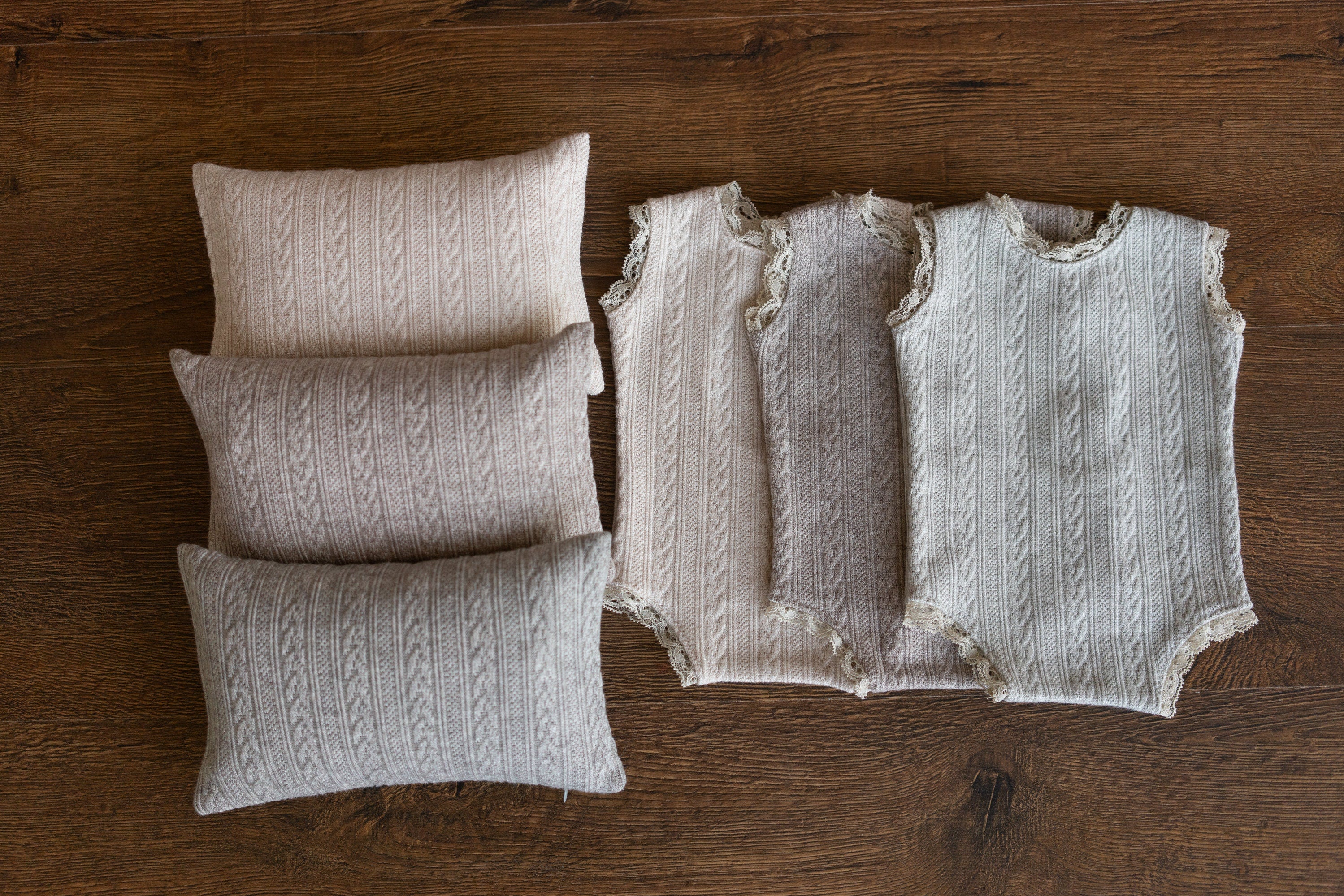 Newborn Girl Outfit with Photo Pillow, Newborn Girl Coming Home Outfit, Newborn Photography props, Newborn Posing pillow,Newborn Girl Romper