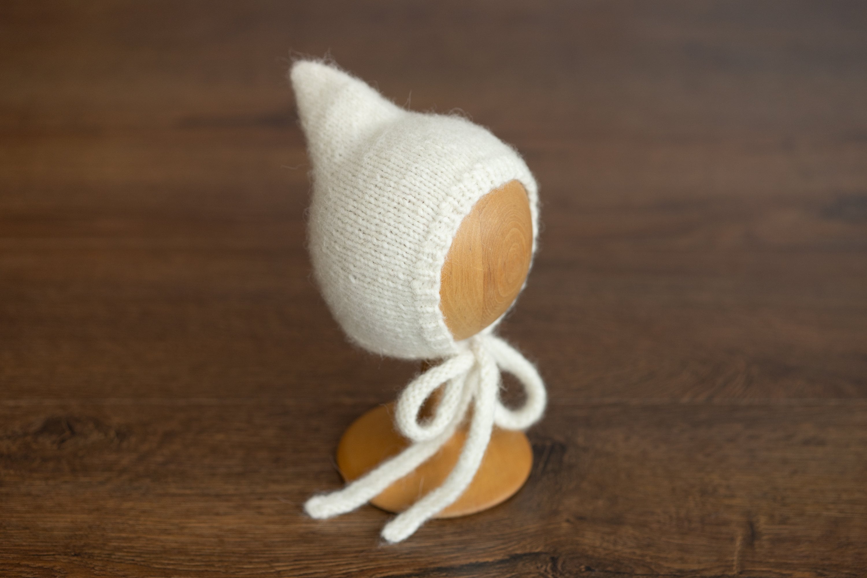 Newborn photography prop – knitted gnome hat for boys and girls