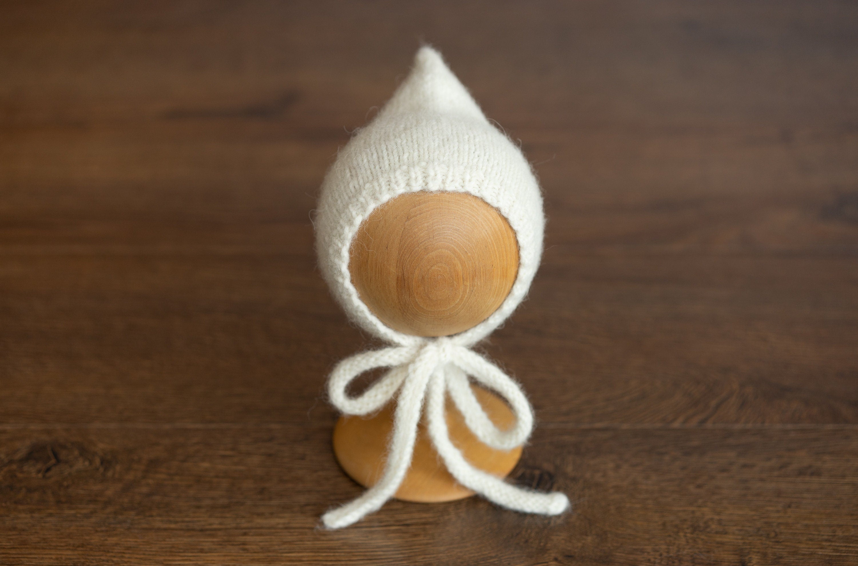 Newborn photography prop – knitted gnome hat for boys and girls