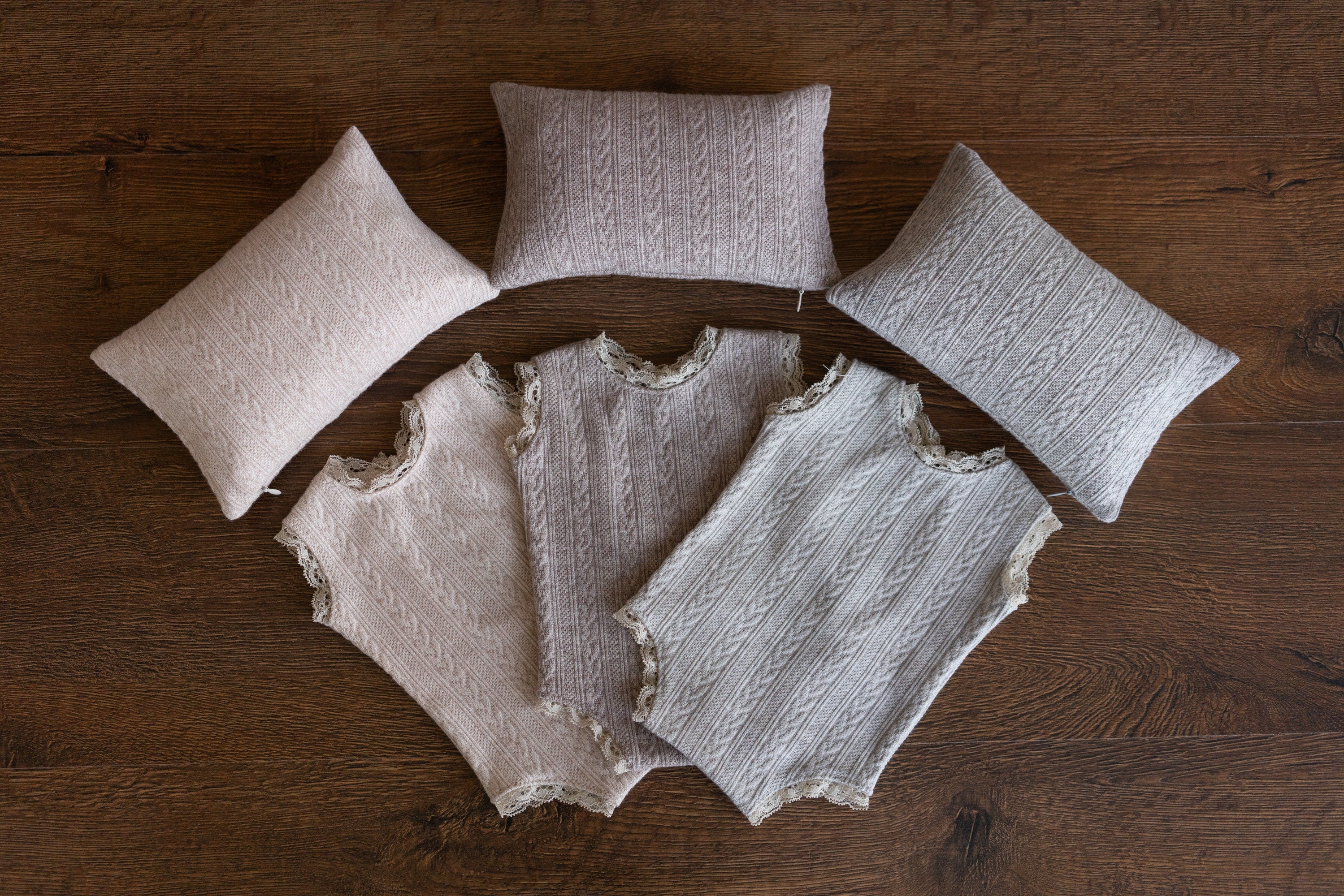 Newborn Girl Outfit with Photo Pillow, Newborn Girl Coming Home Outfit, Newborn Photography props, Newborn Posing pillow,Newborn Girl Romper