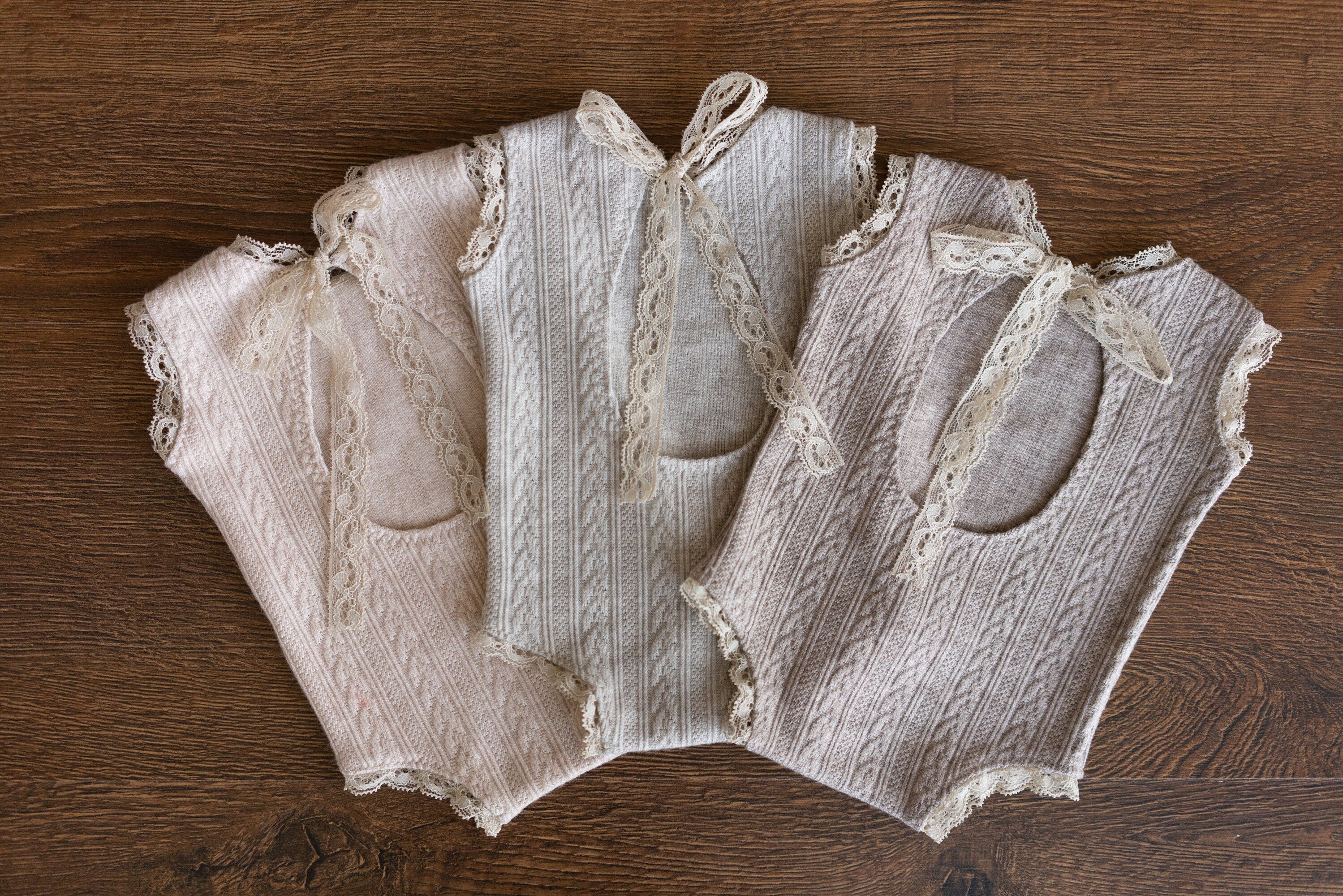 Newborn Girl Outfit with Photo Pillow, Newborn Girl Coming Home Outfit, Newborn Photography props, Newborn Posing pillow,Newborn Girl Romper