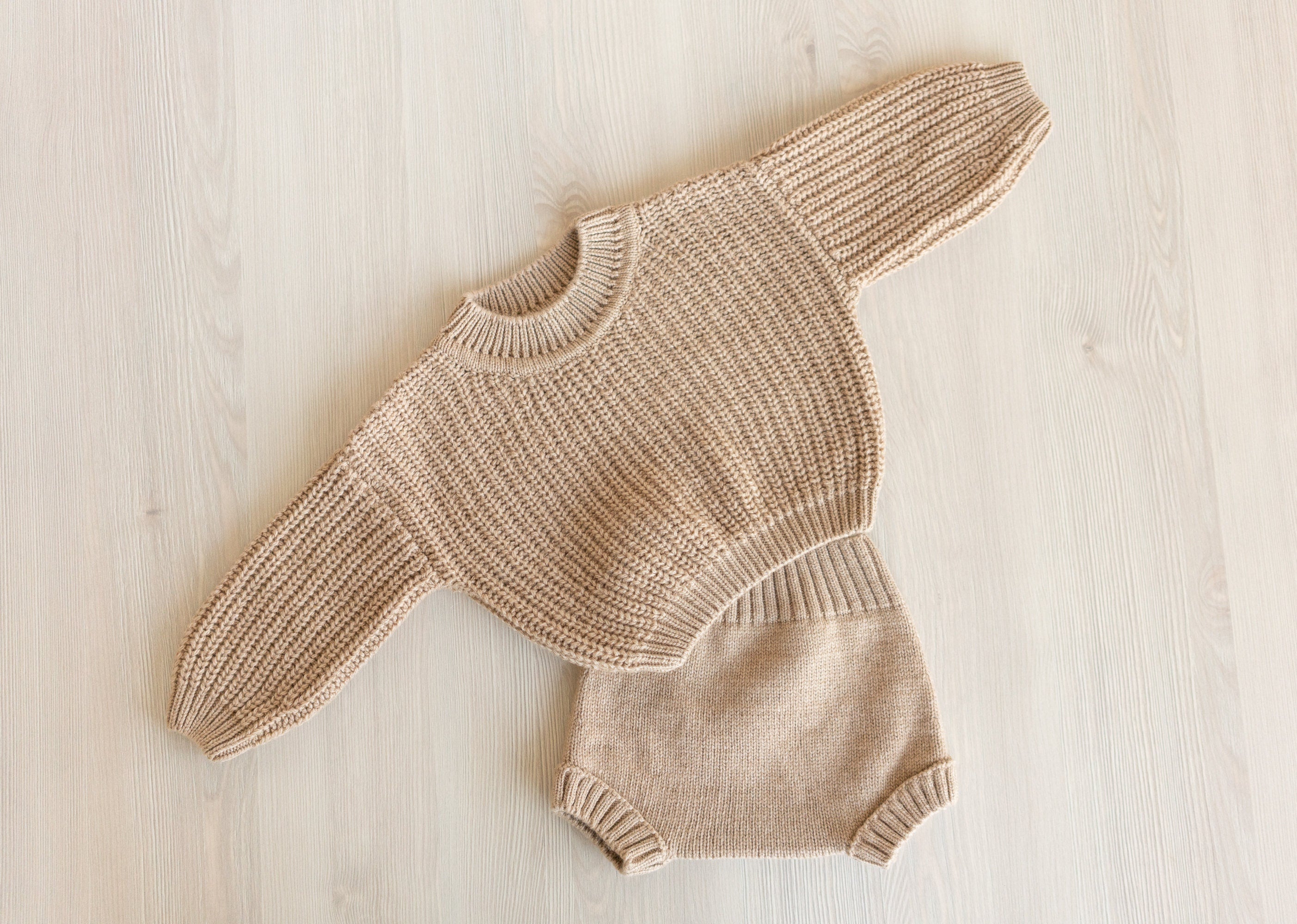 Chunky knit baby sweater – cozy clothing for newborns up to 2 years