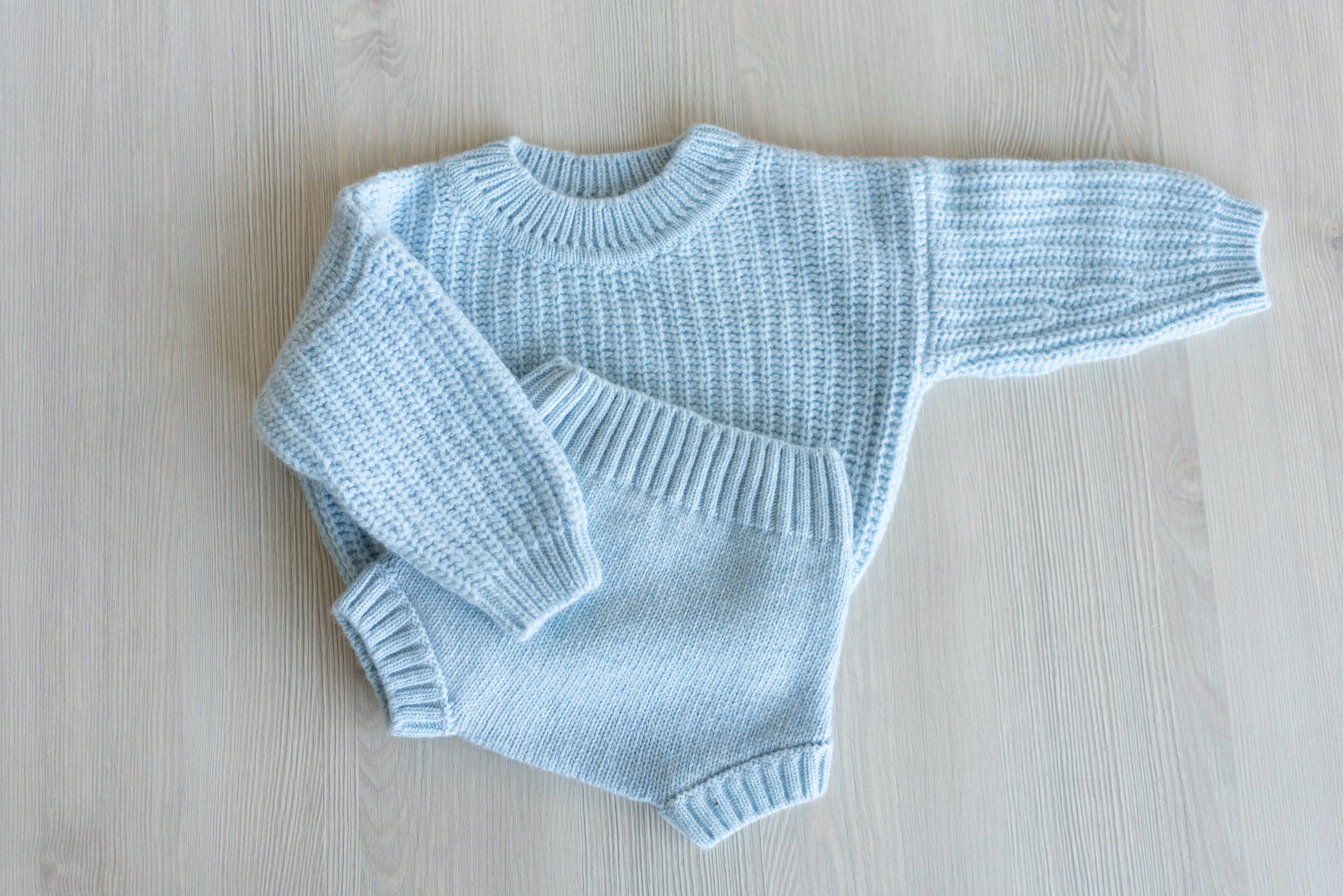 Chunky knit baby sweater – cozy clothing for newborns up to 2 years