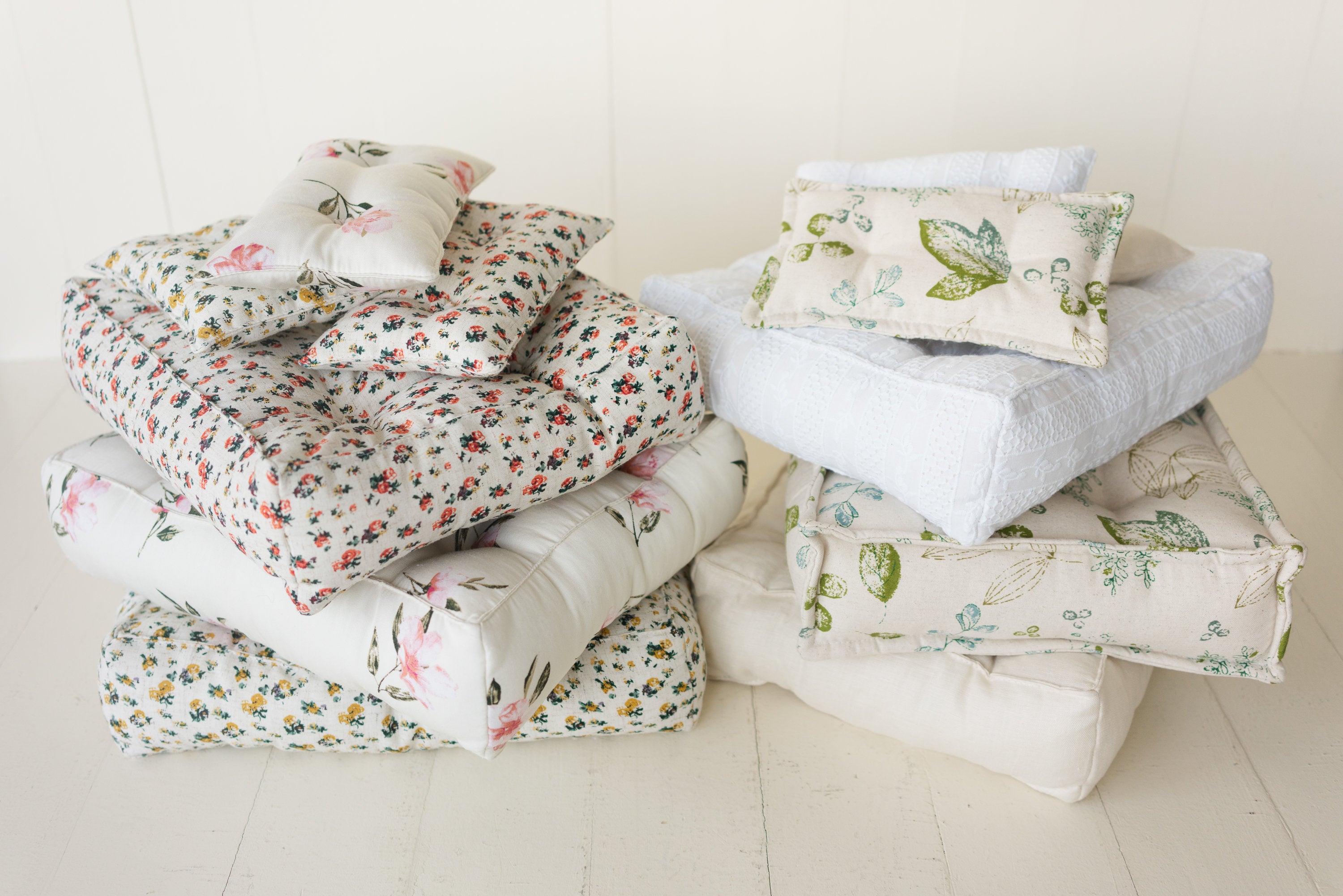 Newborn Photo Posing Bed and Pillow, Newborn Floor Poser Pillow, Newborn Photo Bedding Prop, Newborn Photography Prop, Newborn Posing Pillow