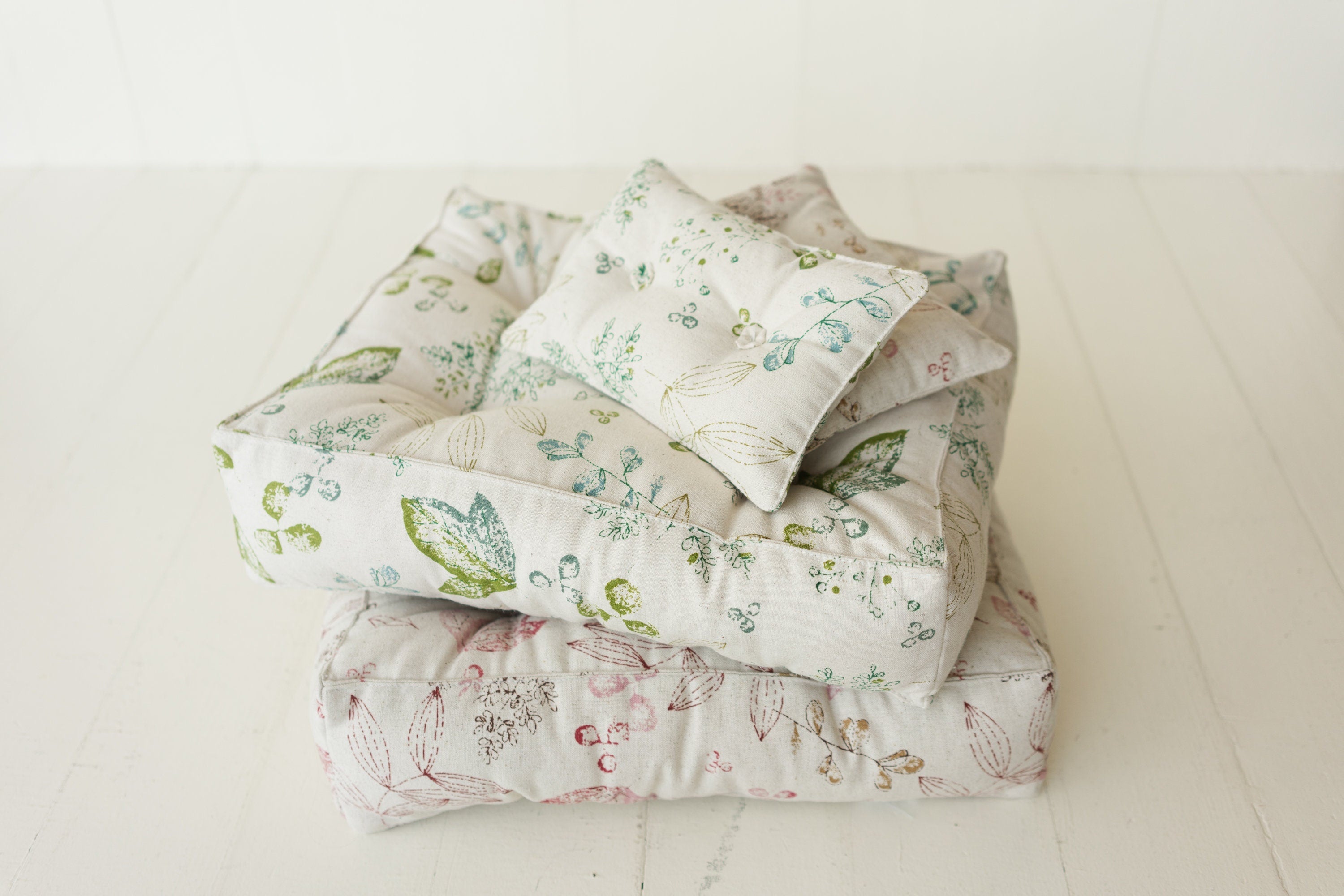 Newborn Photo Posing Bed and Pillow, Newborn Floor Poser Pillow, Newborn Photo Bedding Prop, Newborn Photography Prop, Newborn Posing Pillow