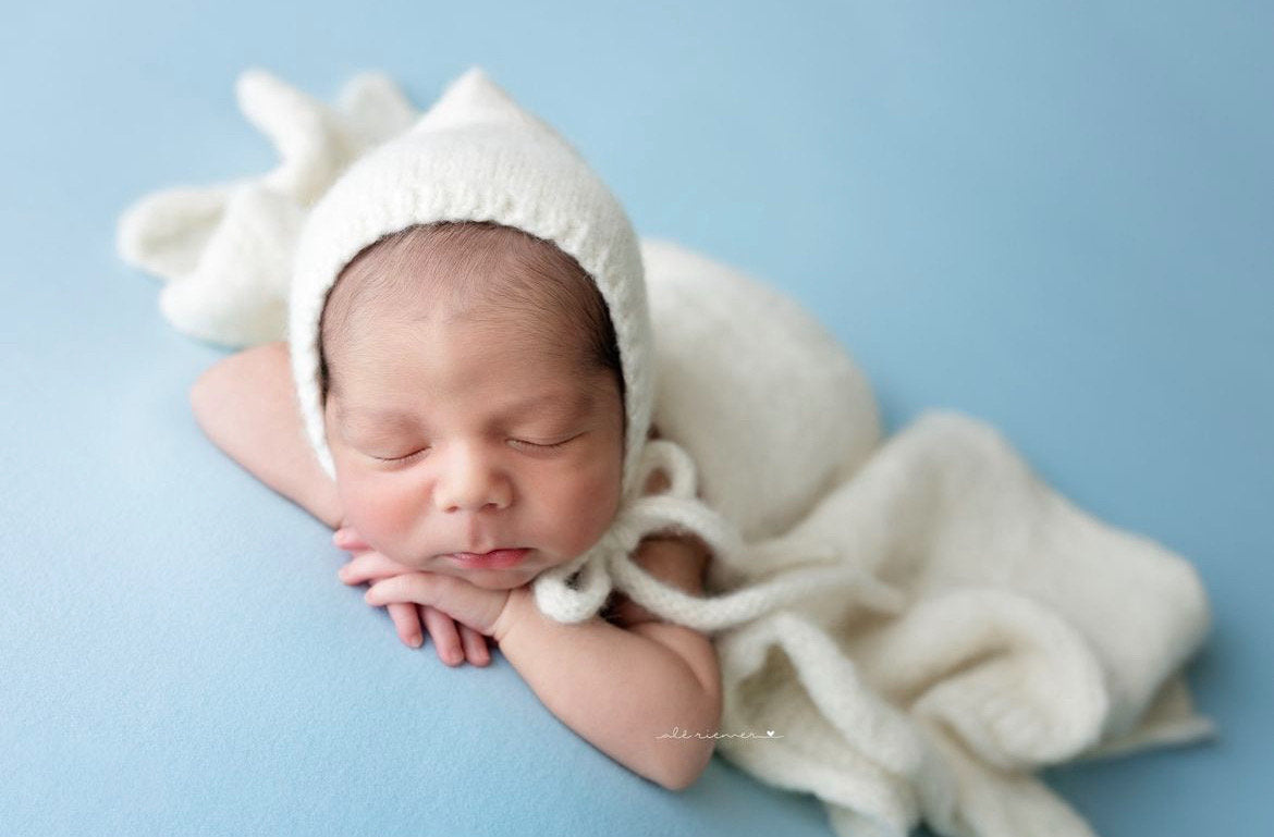 Newborn photography prop – knitted gnome hat for boys and girls