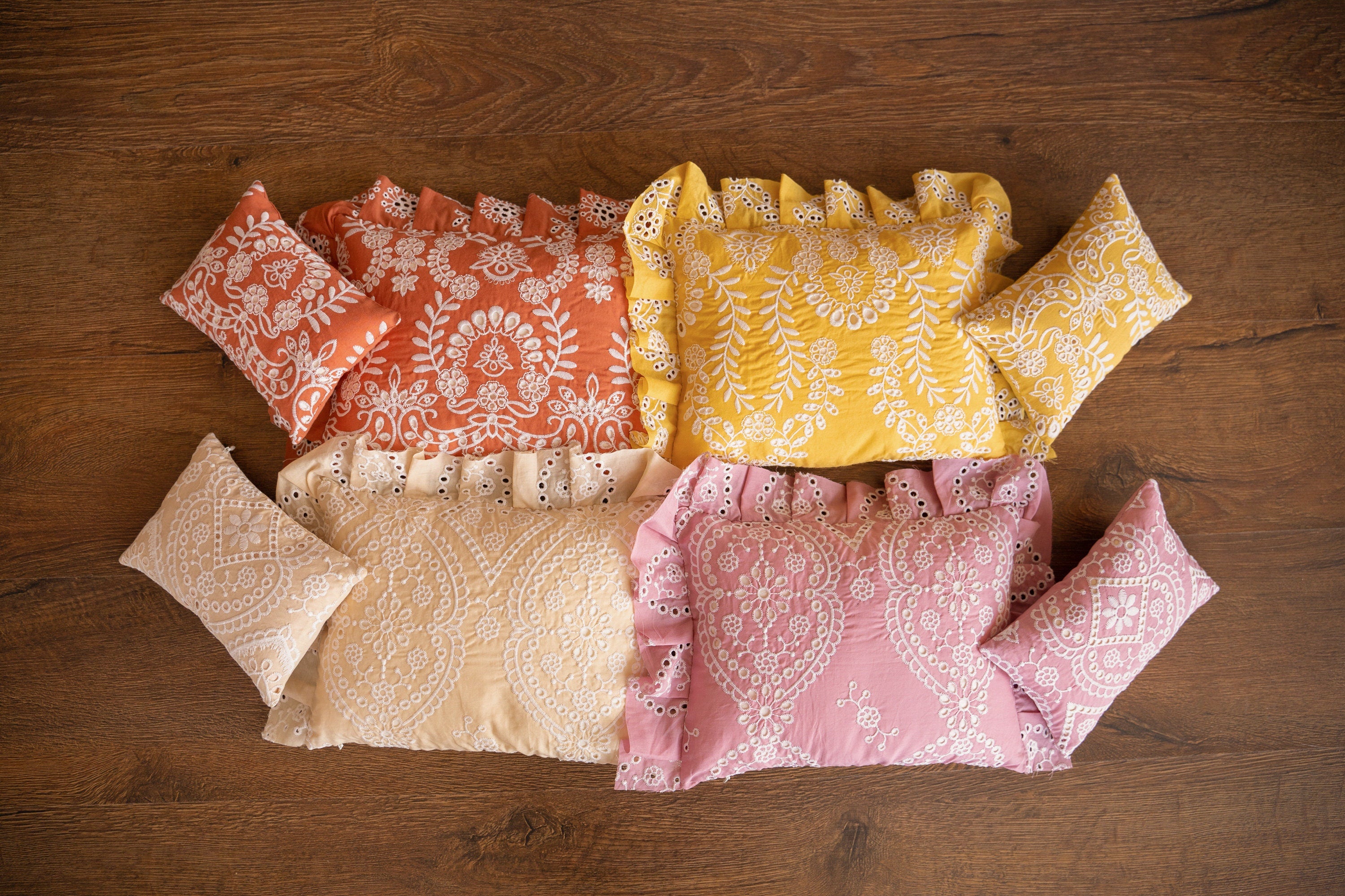 Newborn Photo Pillow with Ruffles in Boho Style, Newborn Large Pillow Photography, Newborn Posing Pillow Photo, Newborn Photography Prop