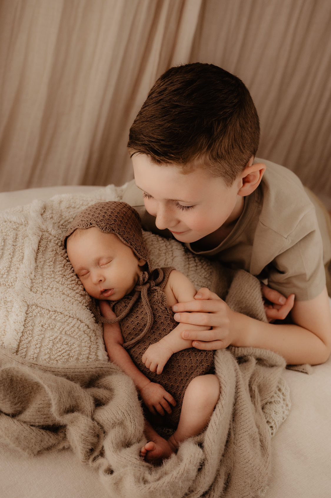 Brown Newborn Crochet Romper and Bonnet Set, Newborn Knitted Outfit, Newborn Knitted Blanket, Newborn Photography props, Baby Boy Outfit