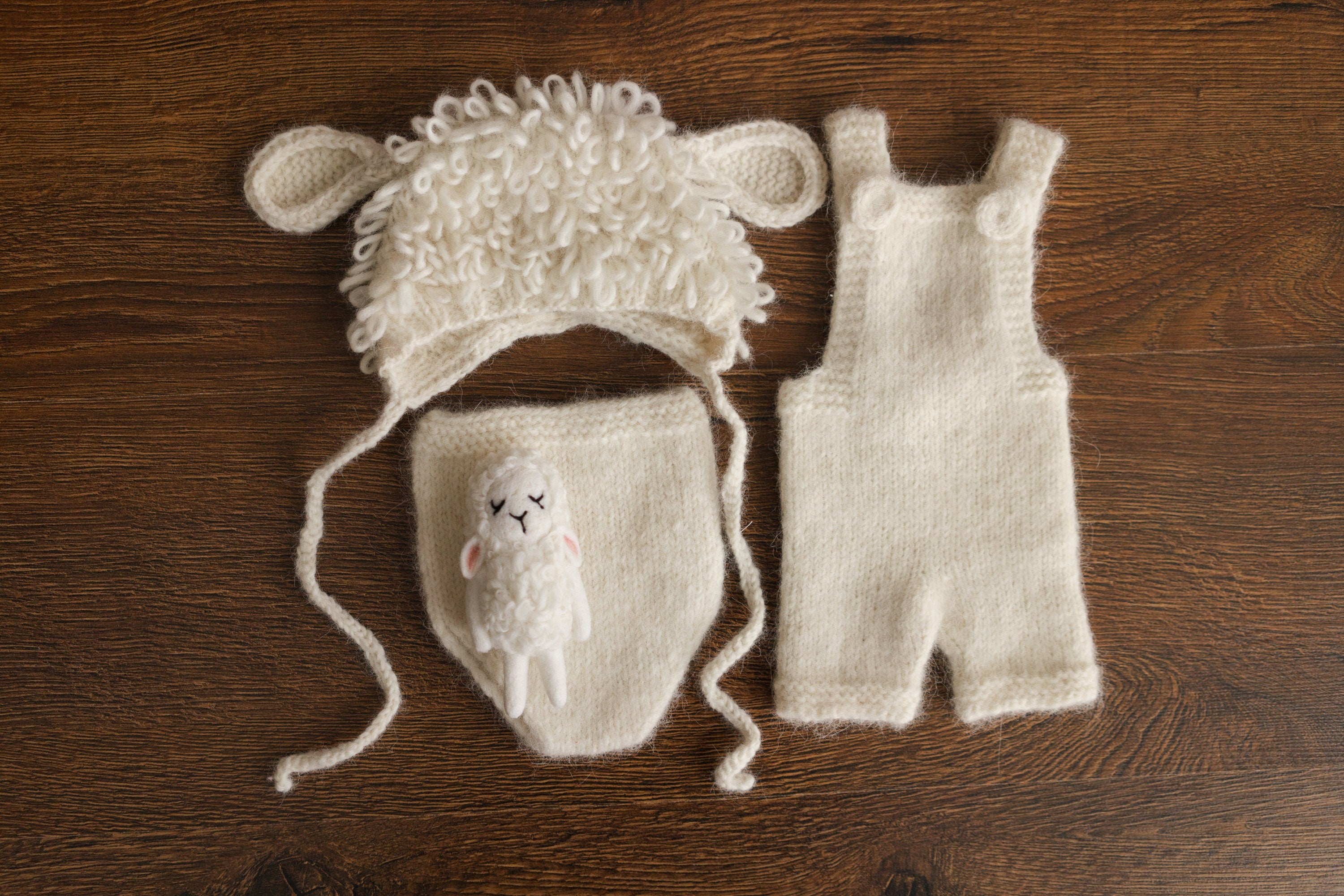 White Sheep Newborn Outfit, Newborn Knitted outfit, Newborn Photography prop,Newborn Felt Sheep Toy,First Birthday Outfit,Coming Home Outfit