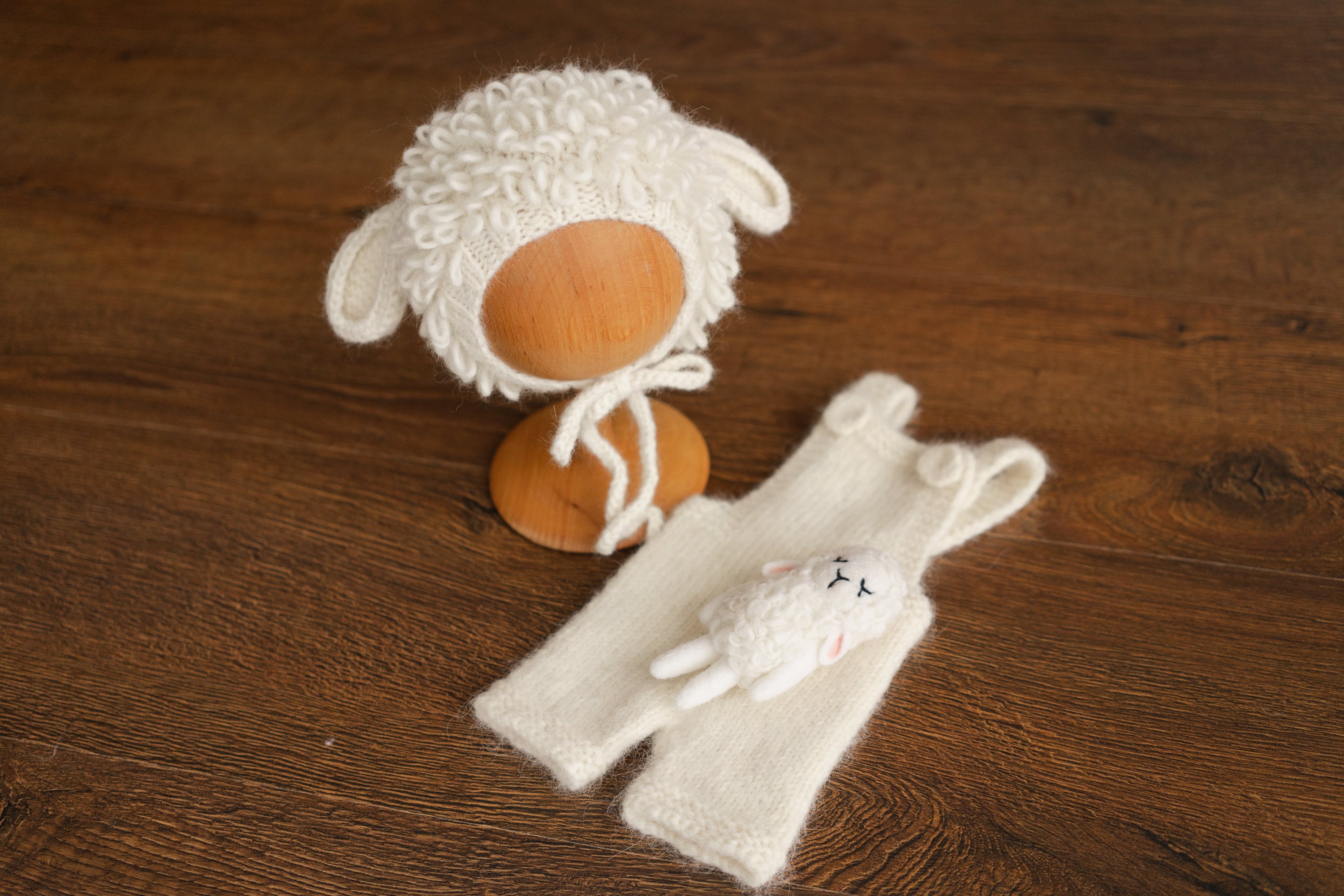 White Sheep Newborn Outfit, Newborn Knitted outfit, Newborn Photography prop,Newborn Felt Sheep Toy,First Birthday Outfit,Coming Home Outfit