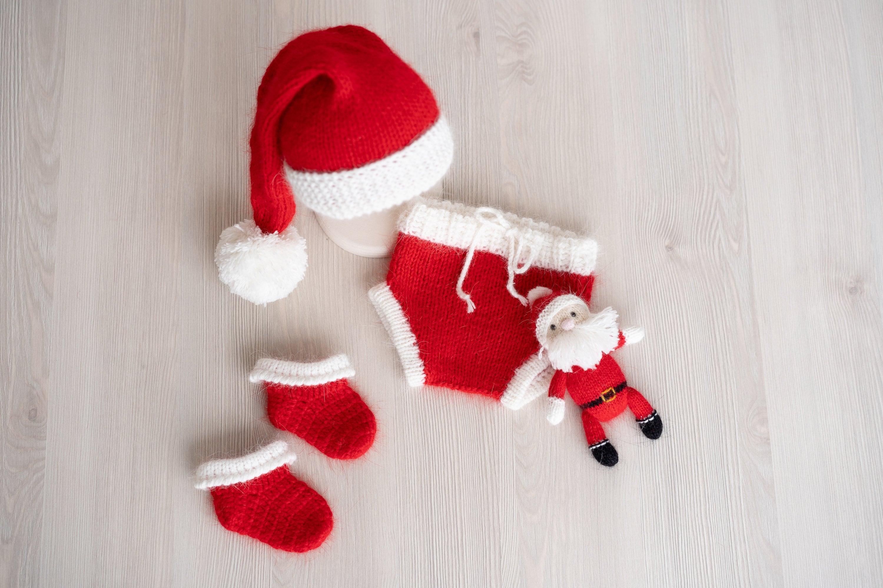 Newborn Santa Claus Outfit, Newborn Christmas Outfit, Knitted Newborn Santa Hat, Newborn Knitted Outfit, Christmas Newborn Photography Props