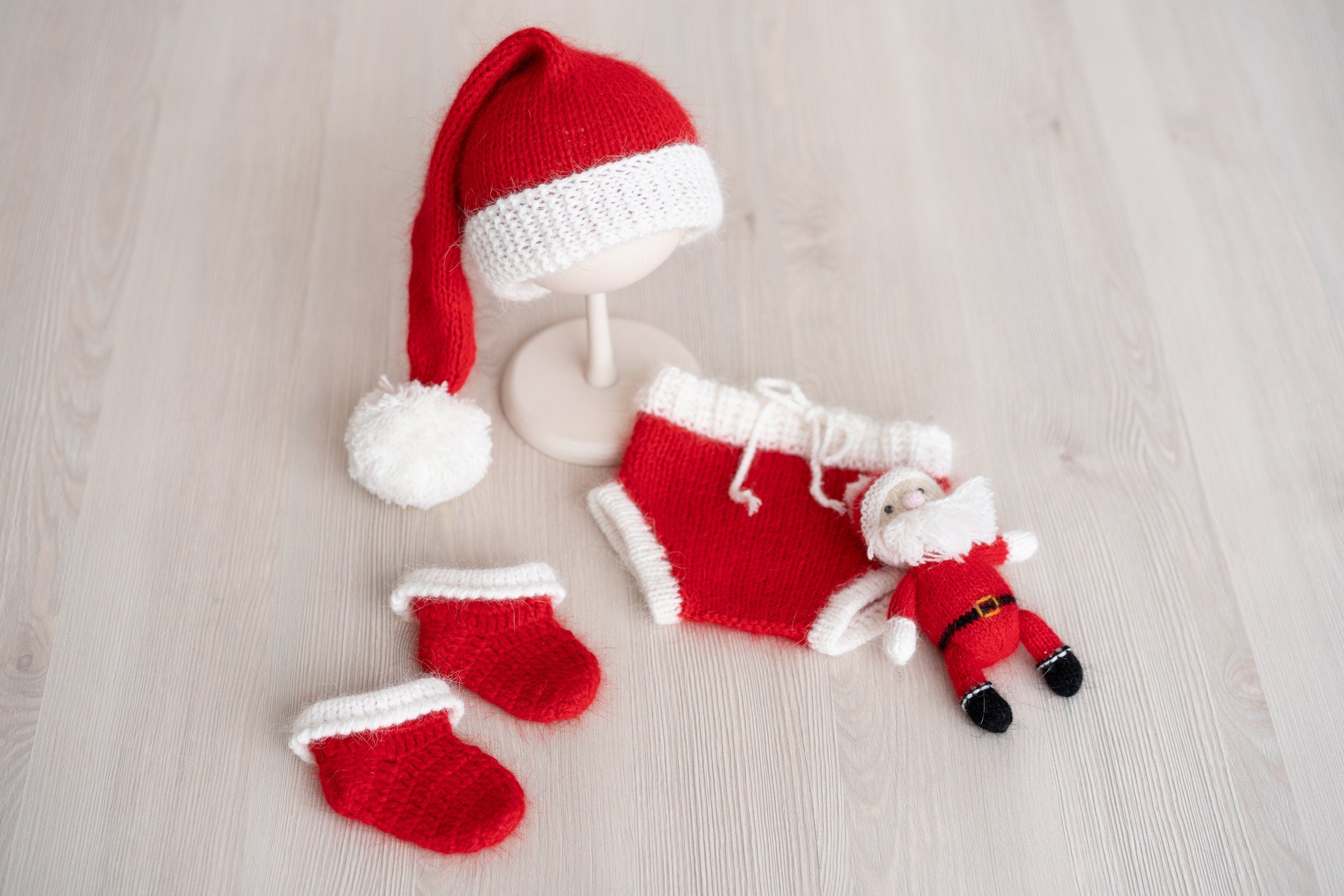 Newborn Santa Claus Outfit, Newborn Christmas Outfit, Knitted Newborn Santa Hat, Newborn Knitted Outfit, Christmas Newborn Photography Props