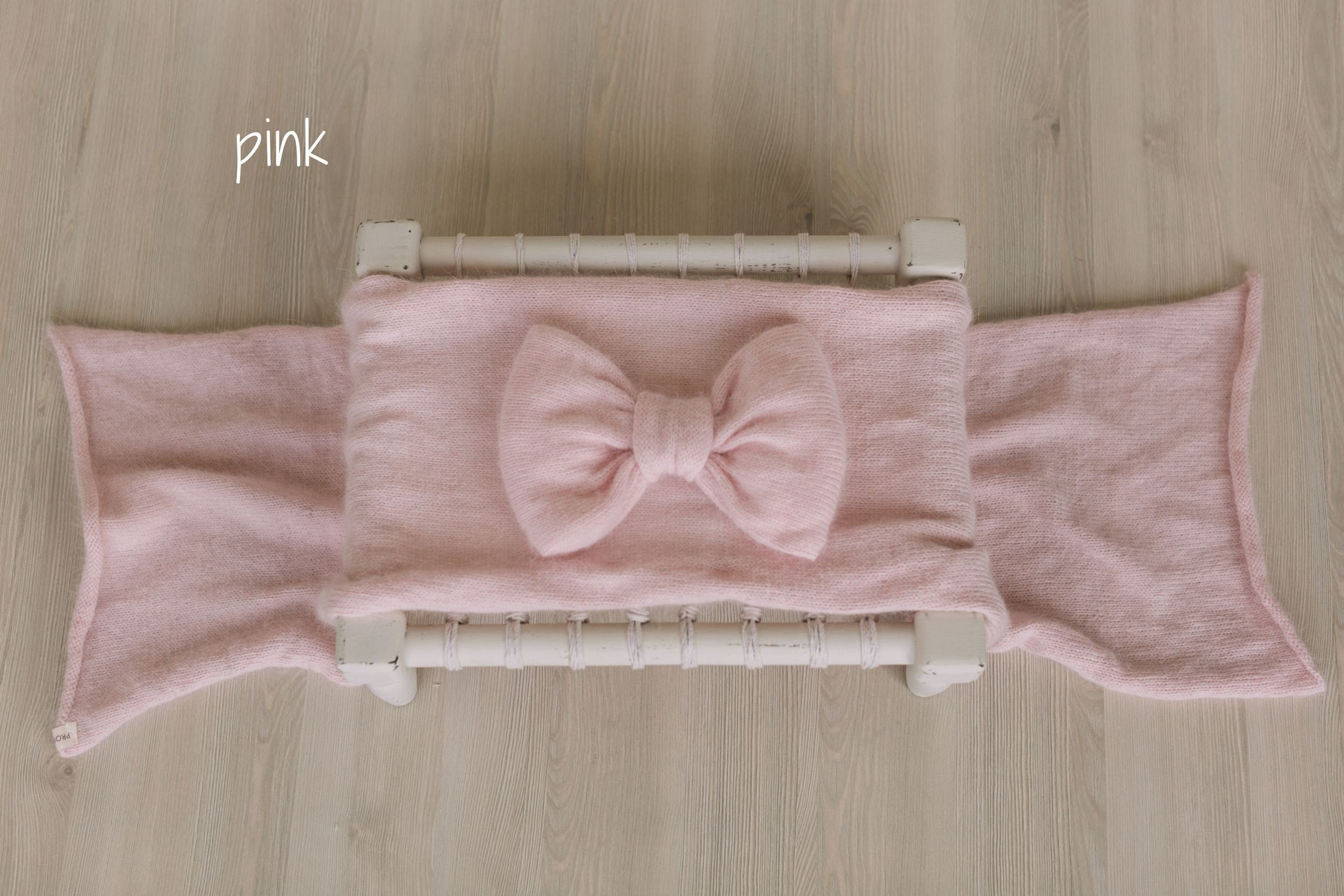 Knitted Bow Brooch for Newborn Wraps, Newborn Knitted Bow Pin, Newborn Bow Wrap, Newborn Photography Props, Newborn Photography Wrap Bow