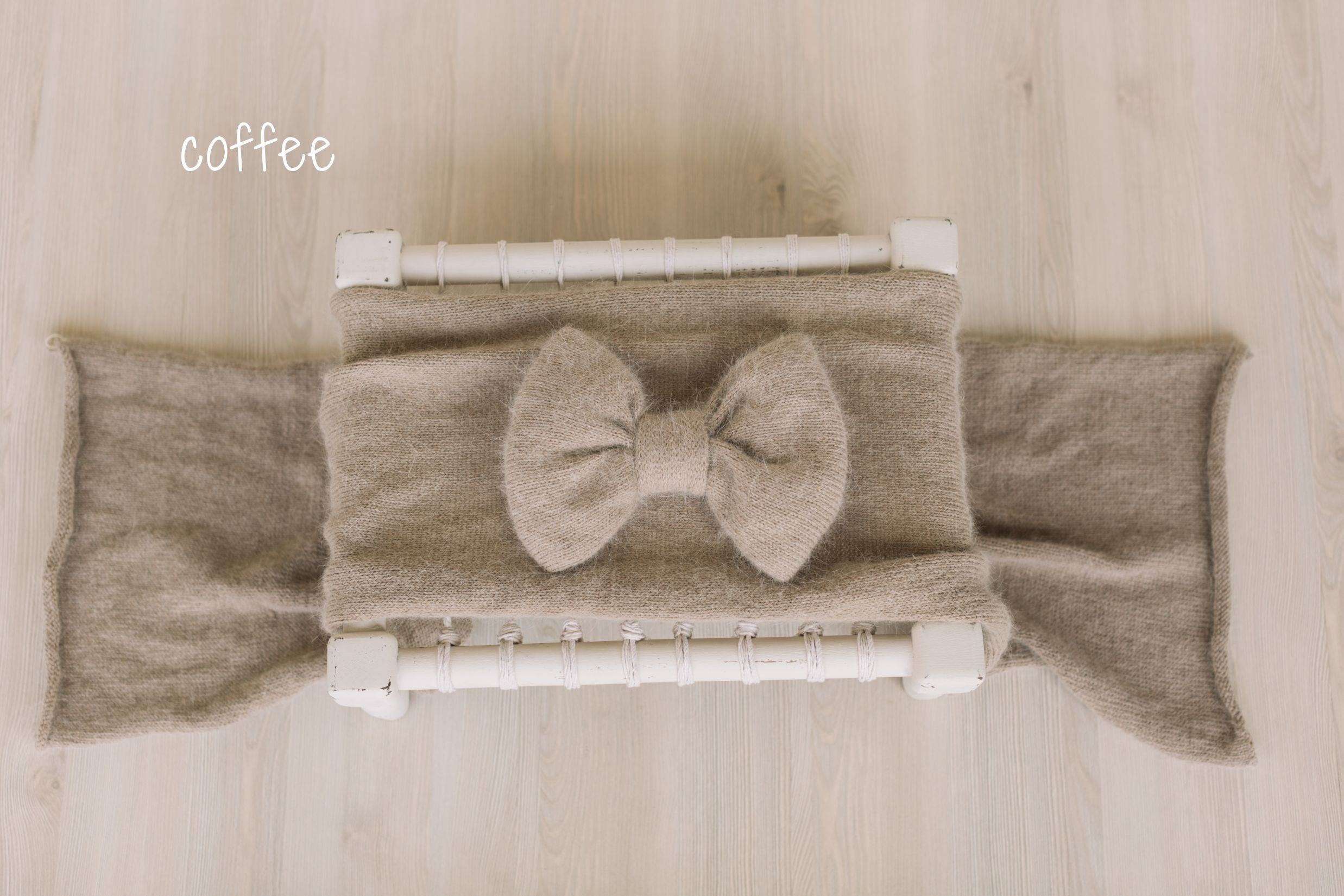 Knitted Bow Brooch for Newborn Wraps, Newborn Knitted Bow Pin, Newborn Bow Wrap, Newborn Photography Props, Newborn Photography Wrap Bow