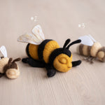Newborn Felted Bee Photo Toy, Needle Felted Mini Bee Toy, Newborn Felted Props for Photography, Newborn Photography Props, Felt Bee Decor